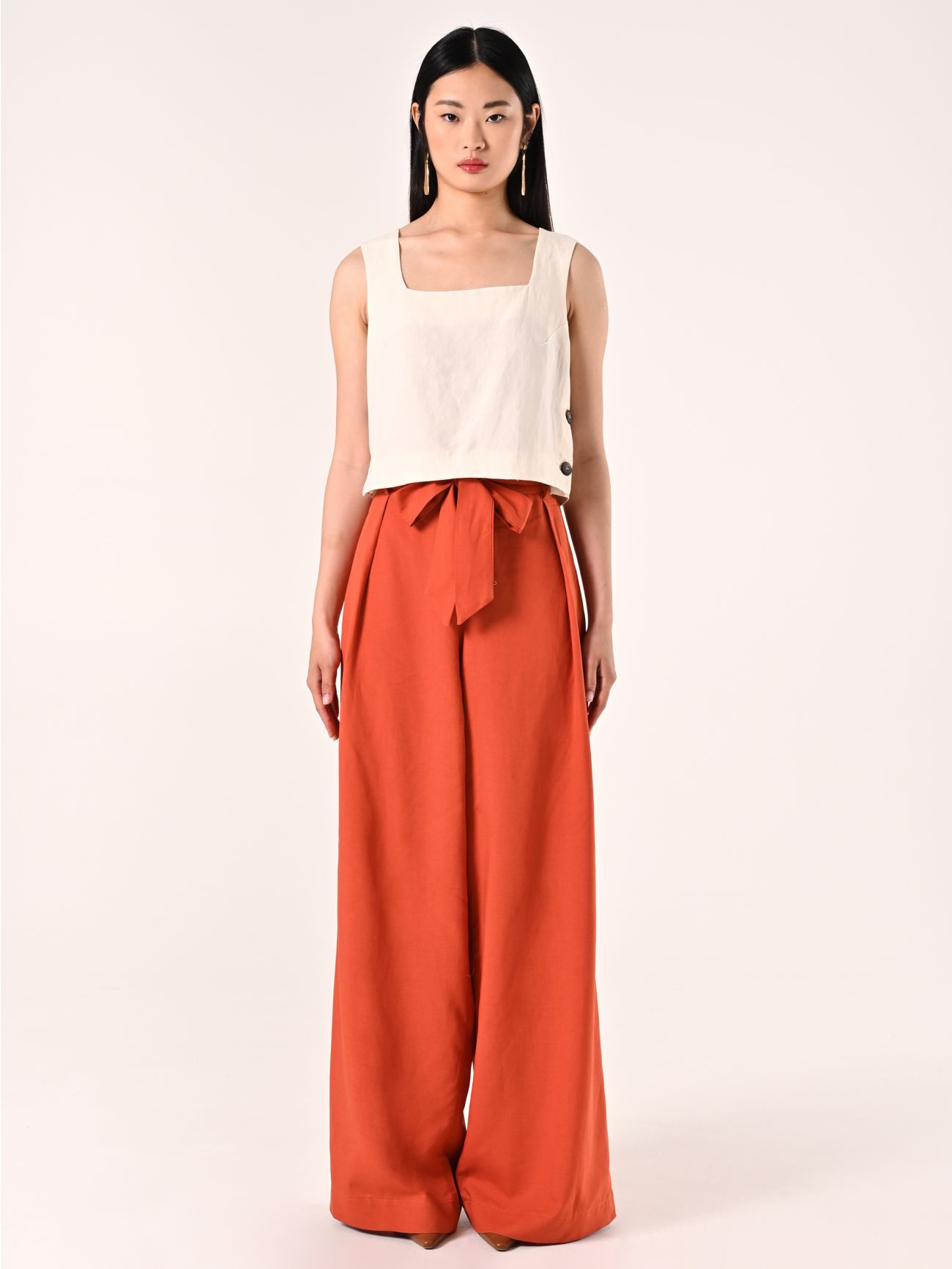 White Crop Top in Viscose Linen det_1