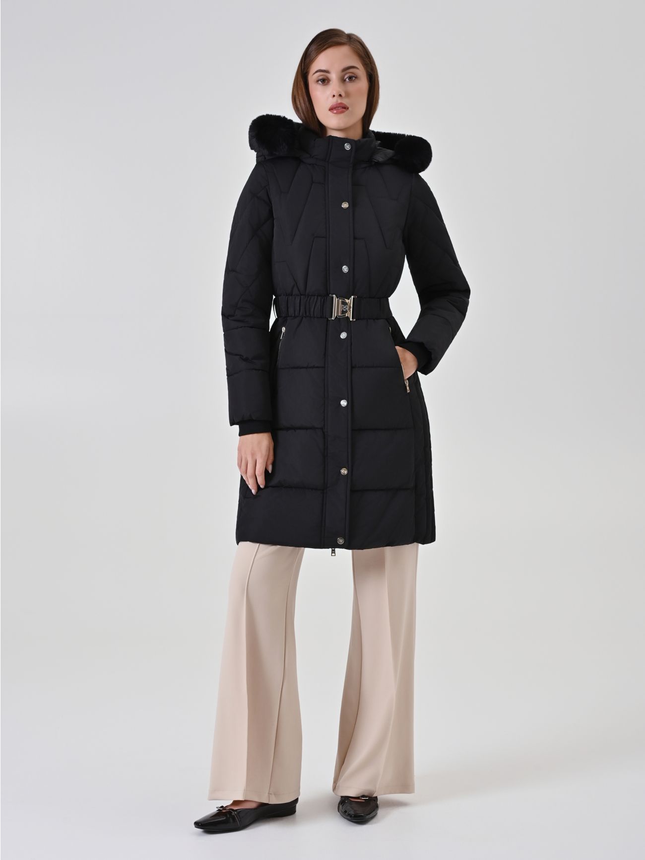 Black quilted belted puffer jacket in_i7