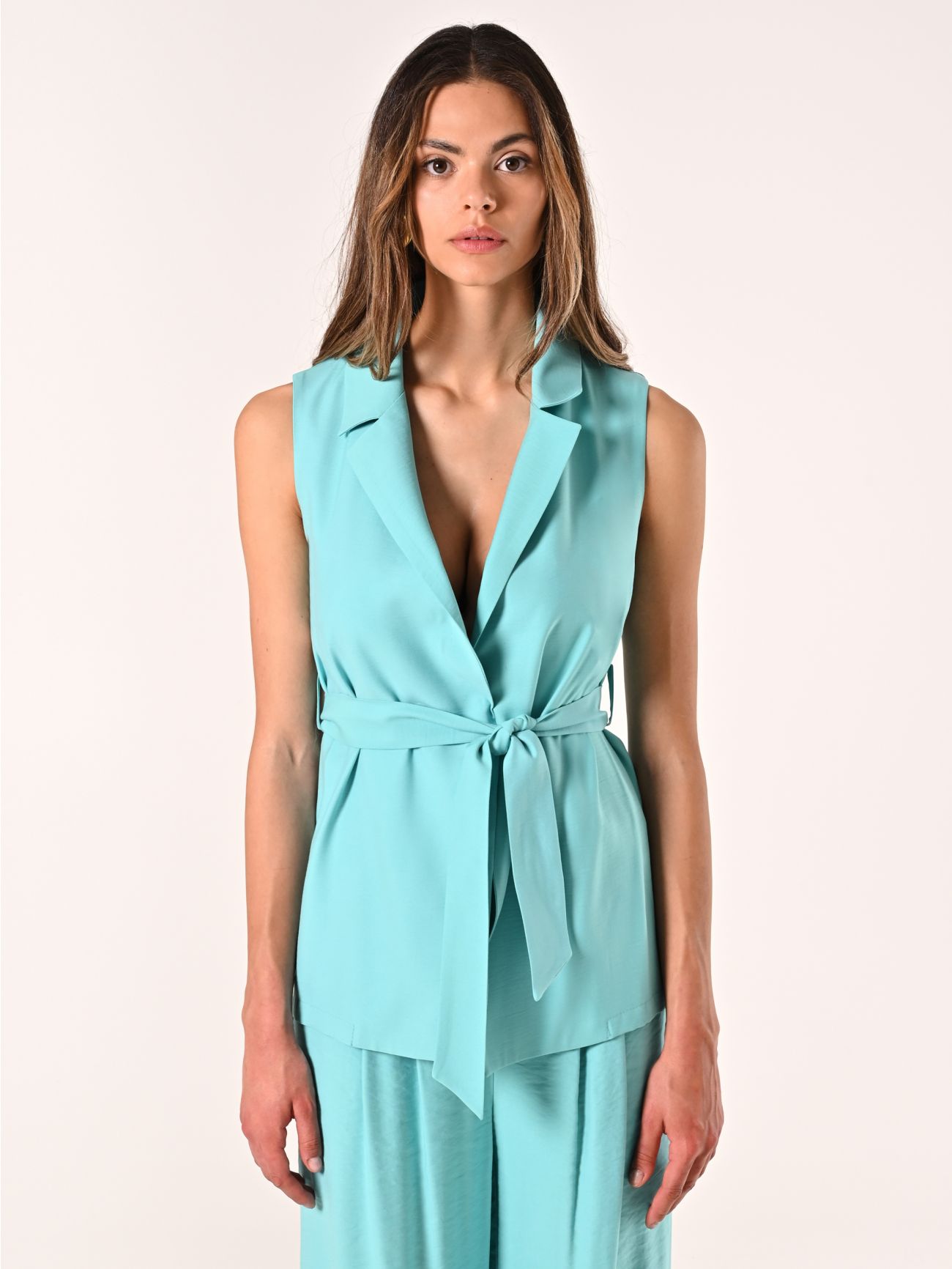 Aqua Green Waistcoat in Crinkled Viscose Blend with Belt det_2