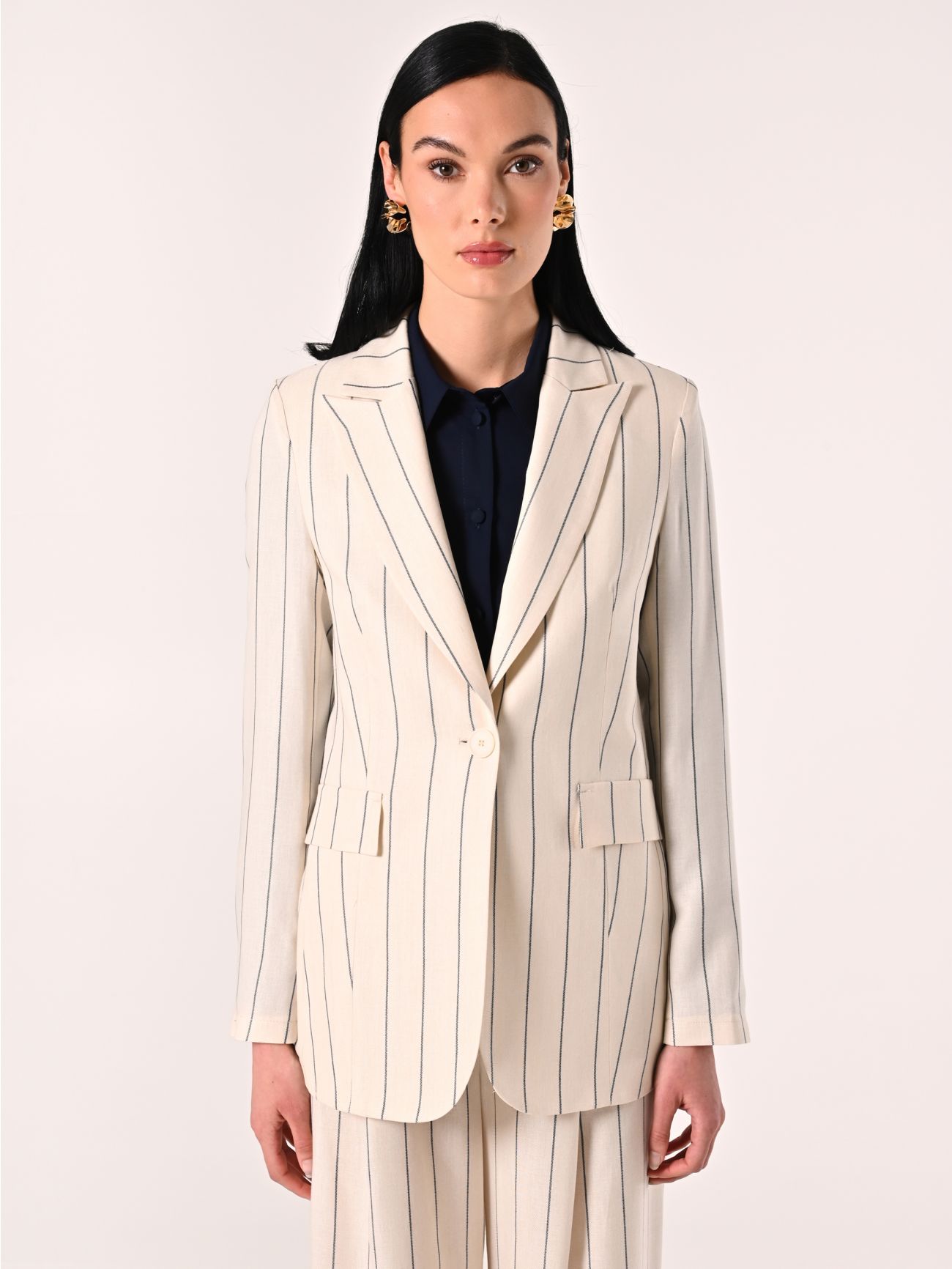 White Jacket with Blue Stripes det_2