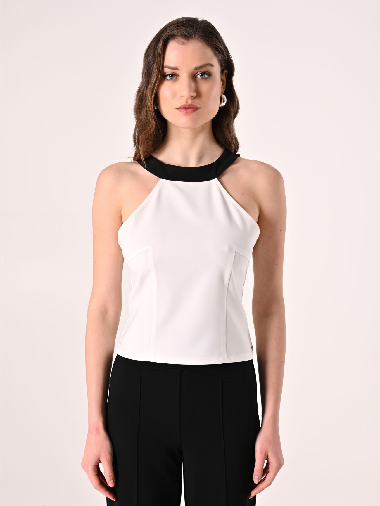 Top Bicolore Black & White con Fiocco det_2
