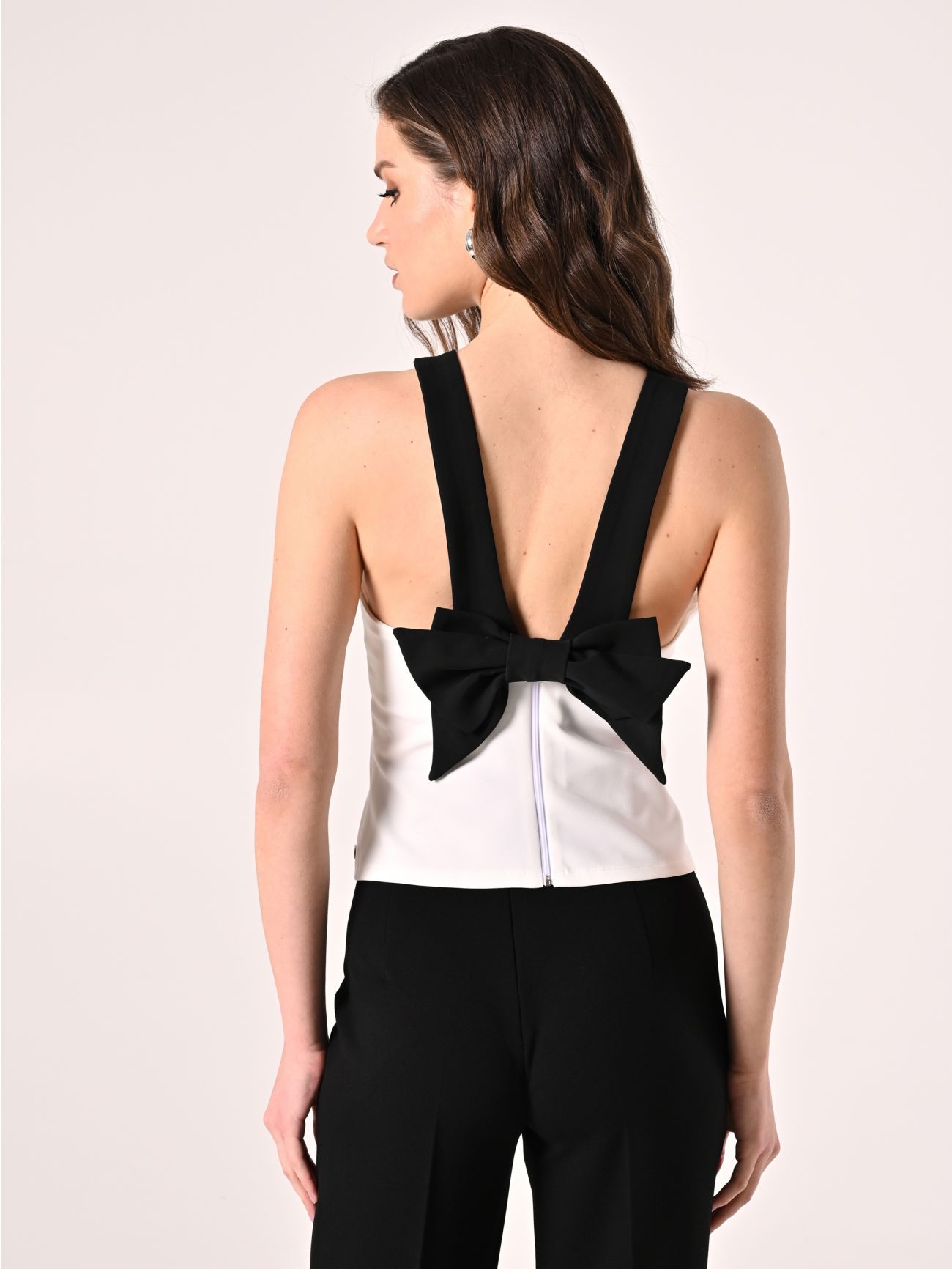 Top Bicolore Black & White con Fiocco det_3