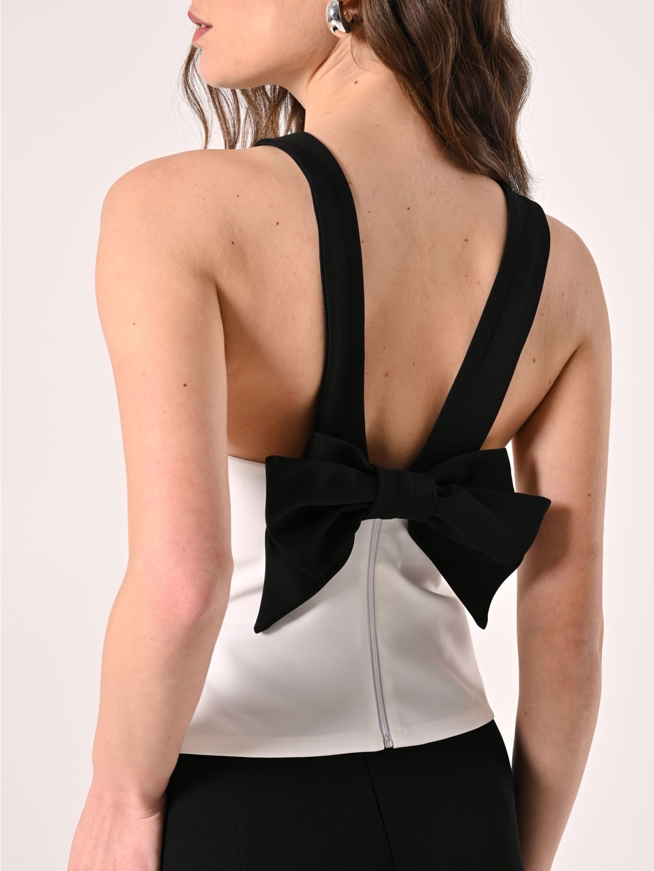 Top Bicolore Black & White con Fiocco in_i5