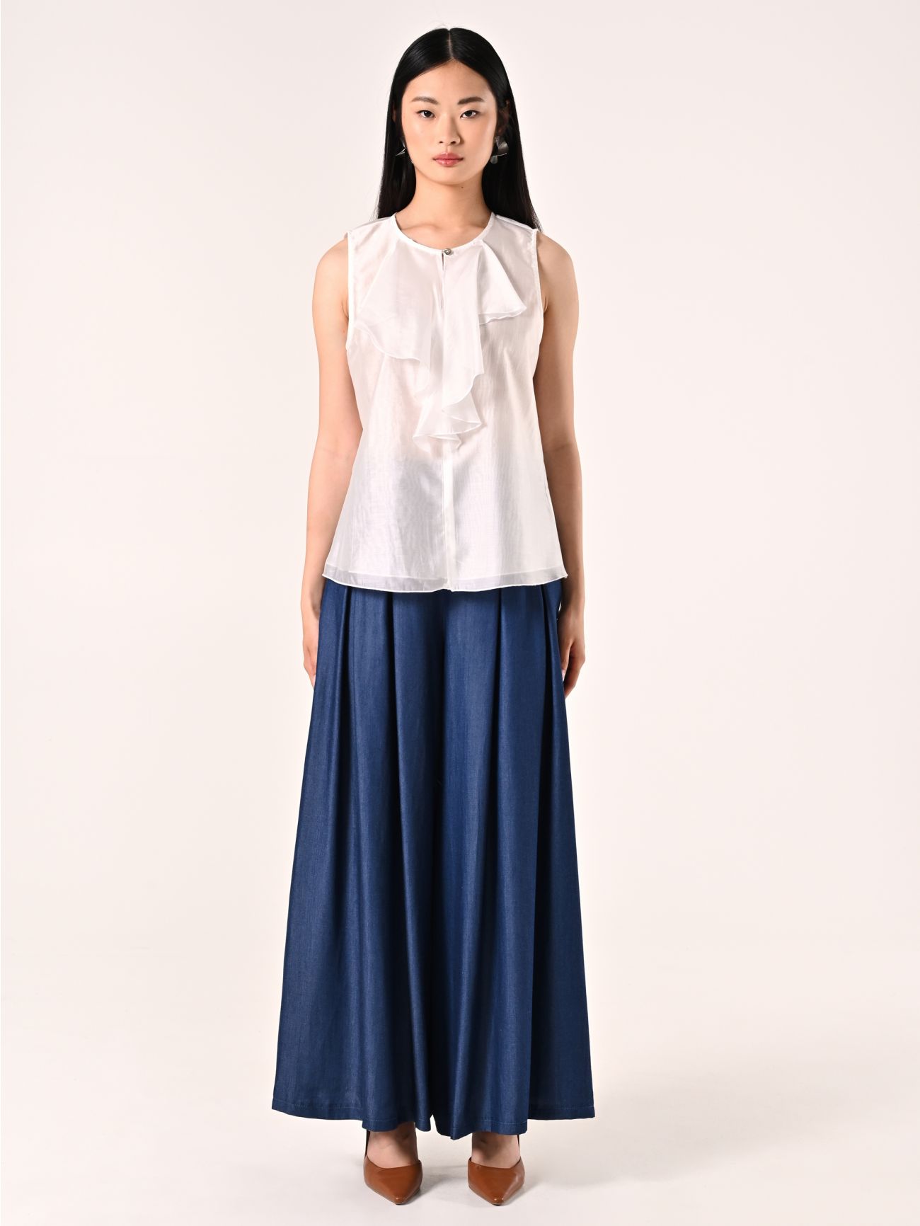 White Ruffled Blouse det_1