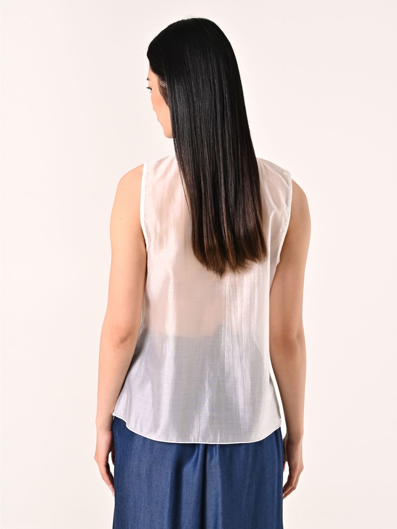 White Ruffled Blouse det_3