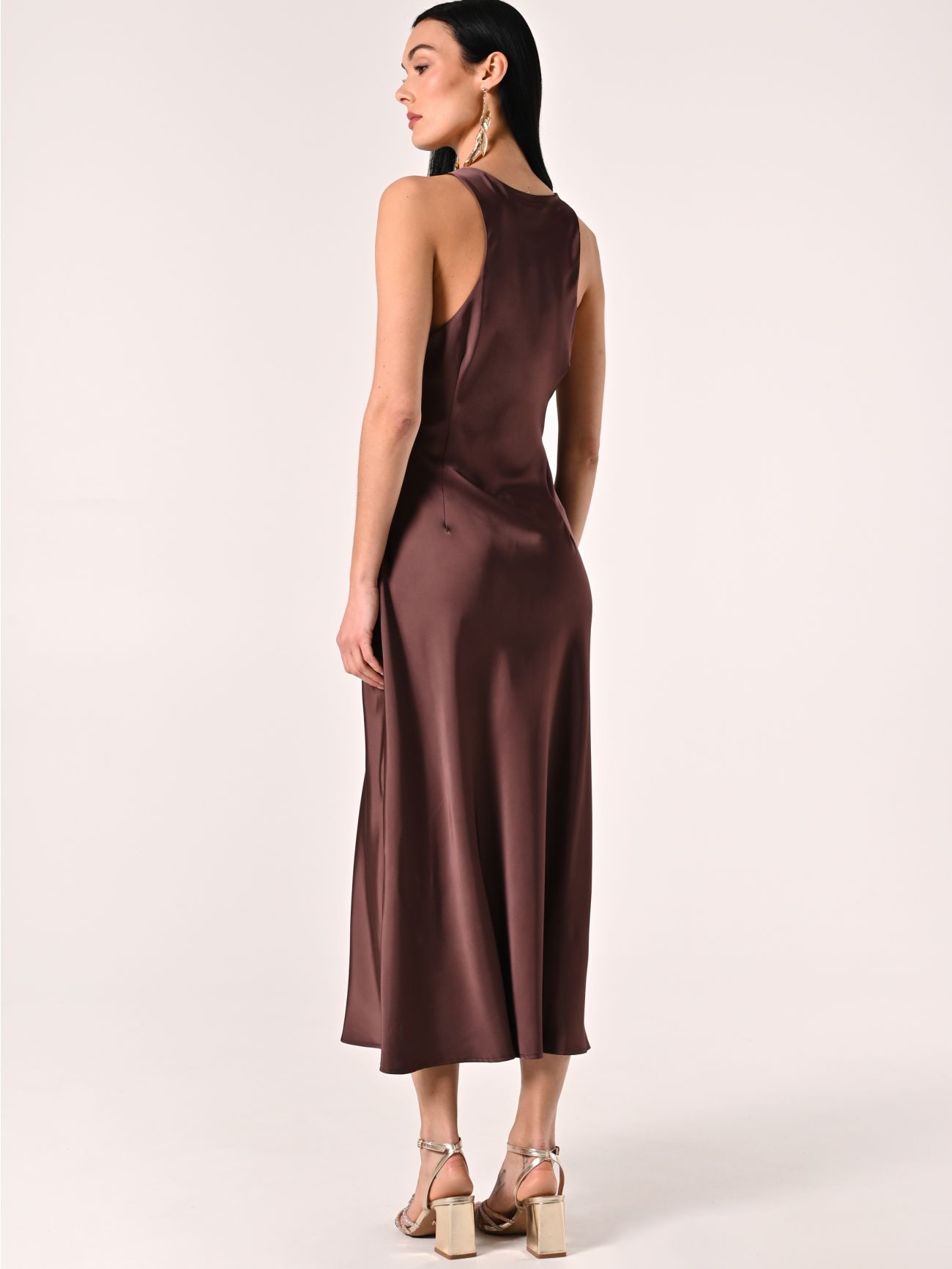 Kleid aus Satin in der Farbe Schokolade det_3