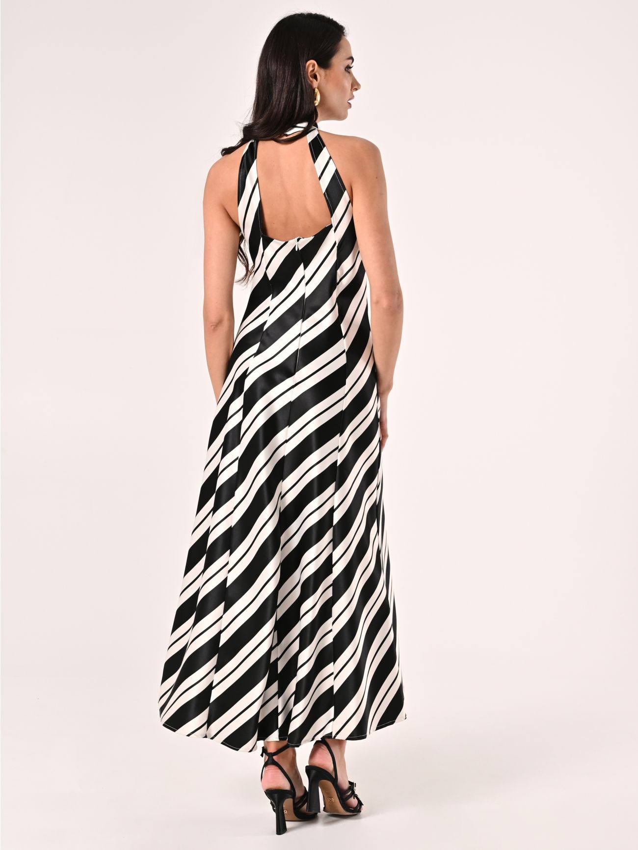 Robe à rayures noires et blanches det_3