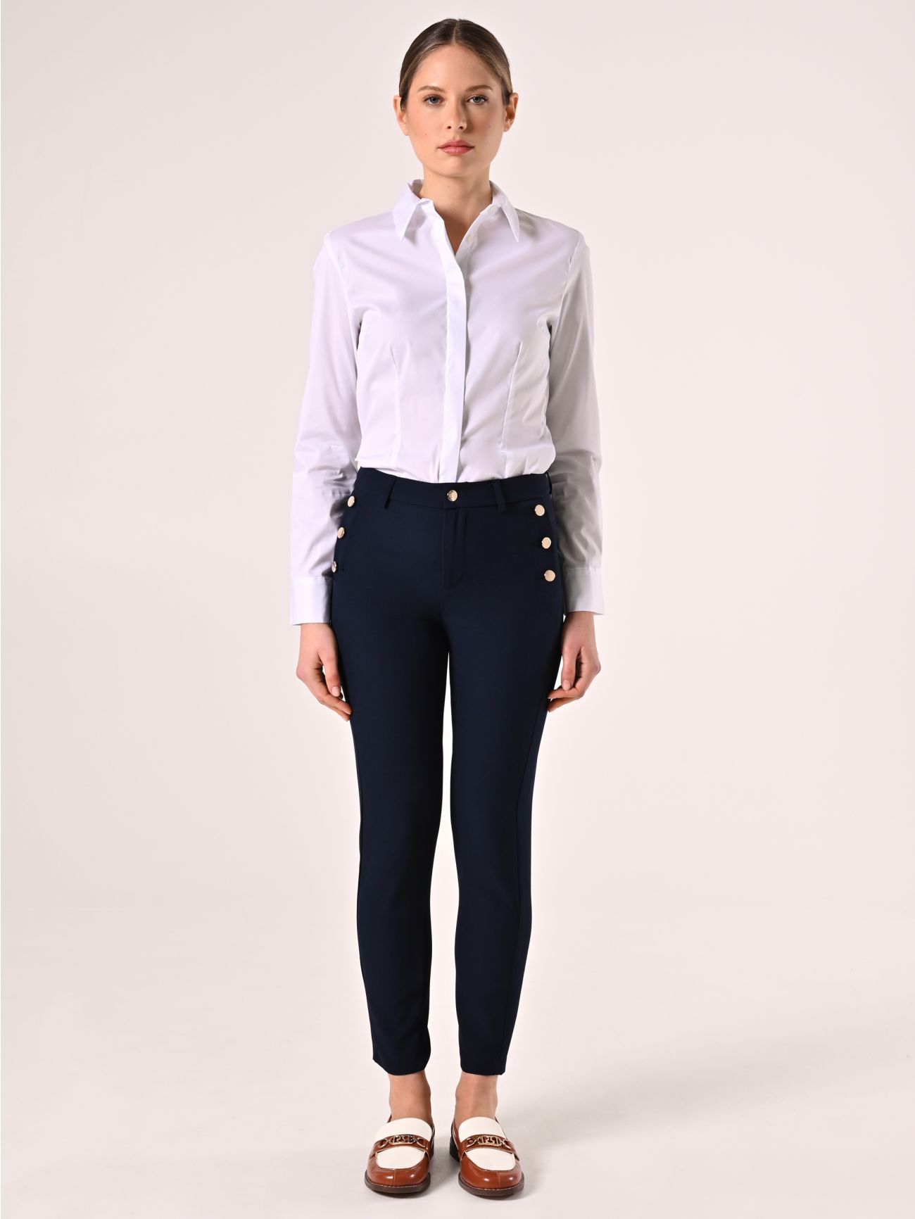 Pantalón azul con botones marineros det_1