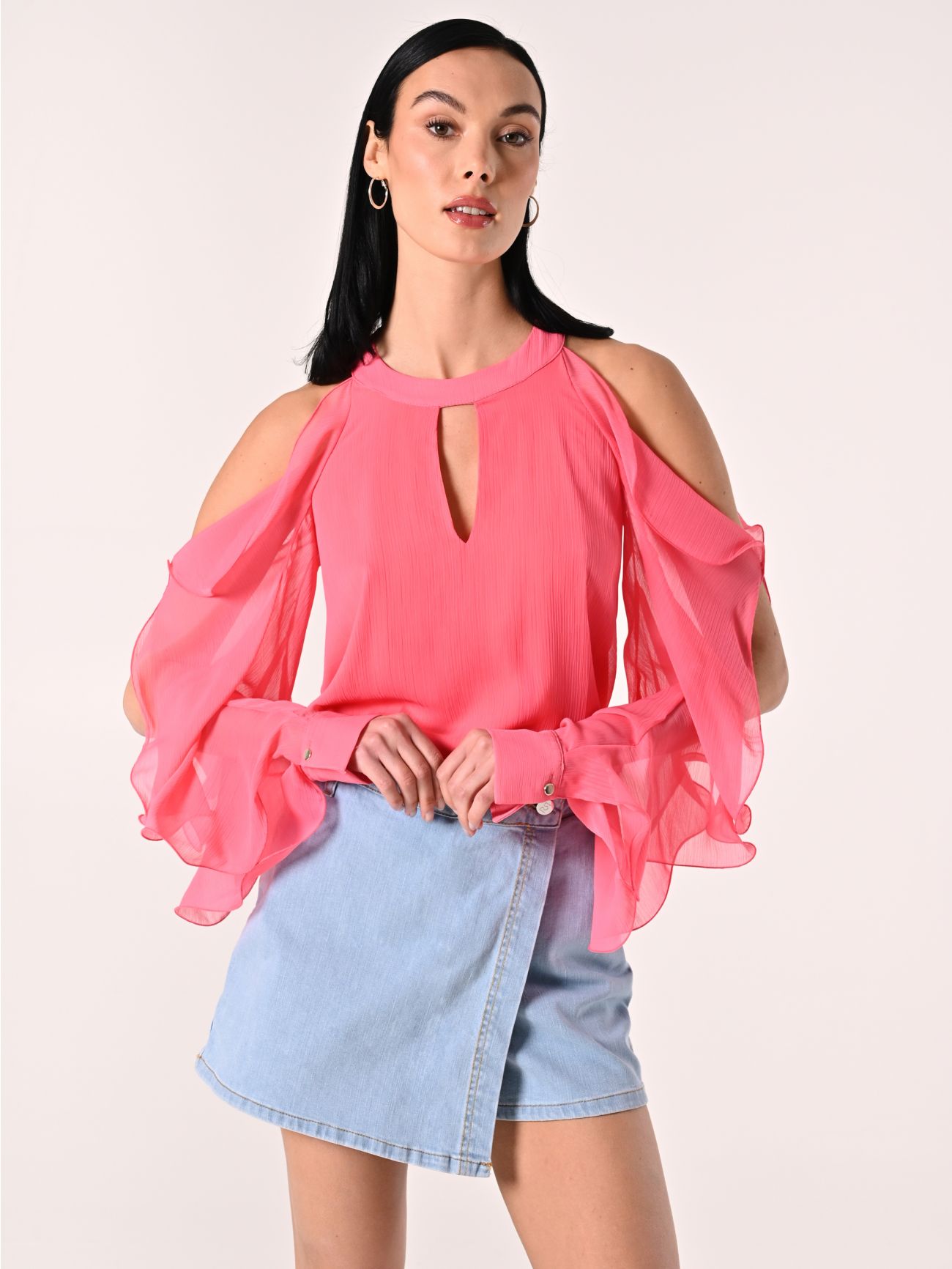 Bluse mit Rüschen in Kamelienrosa in_i7