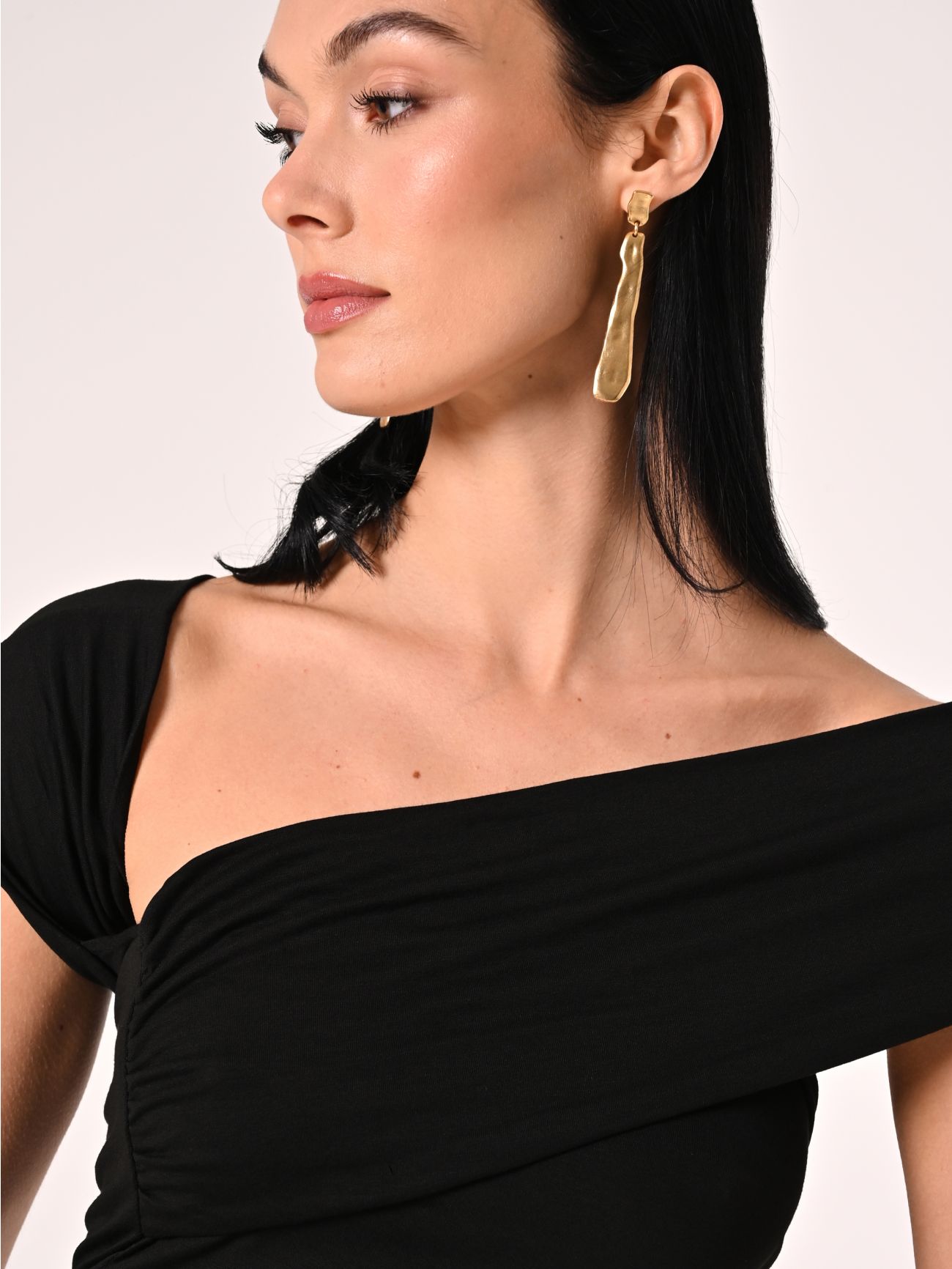 Vestido negro drapeado in_i5