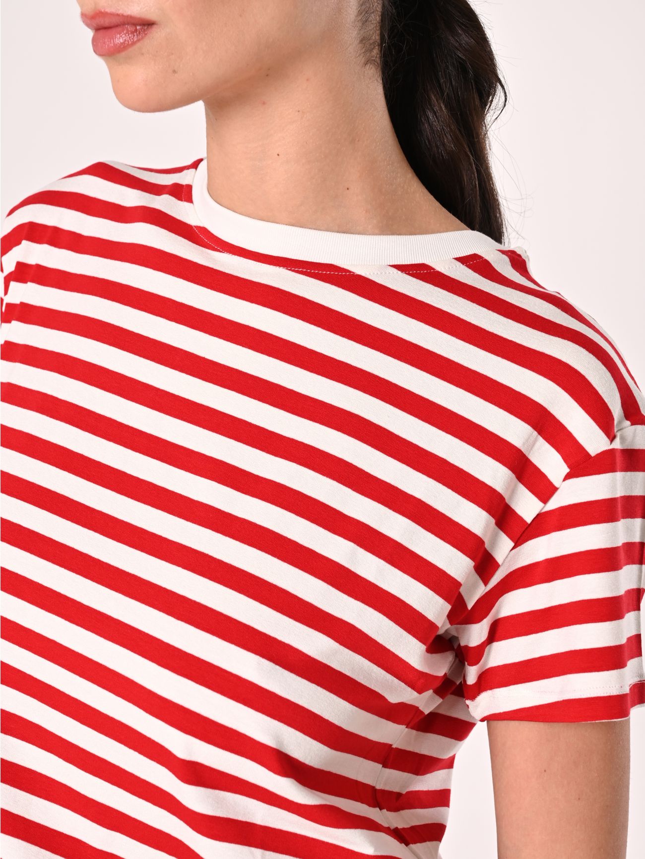 Camiseta de rayas marineras blancas y rojas in_i5