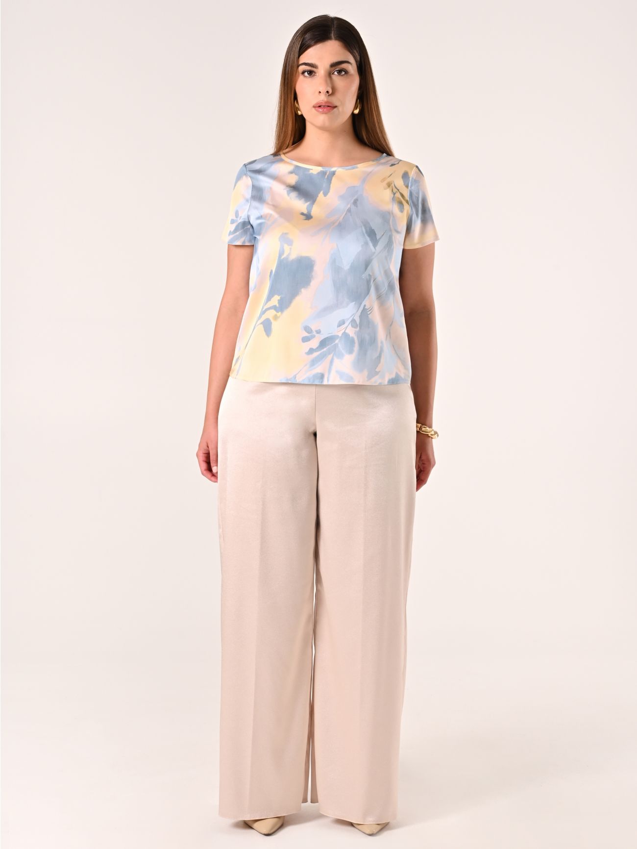 Bedruckte Curvy-Bluse in Hellblau & Gelb det_1