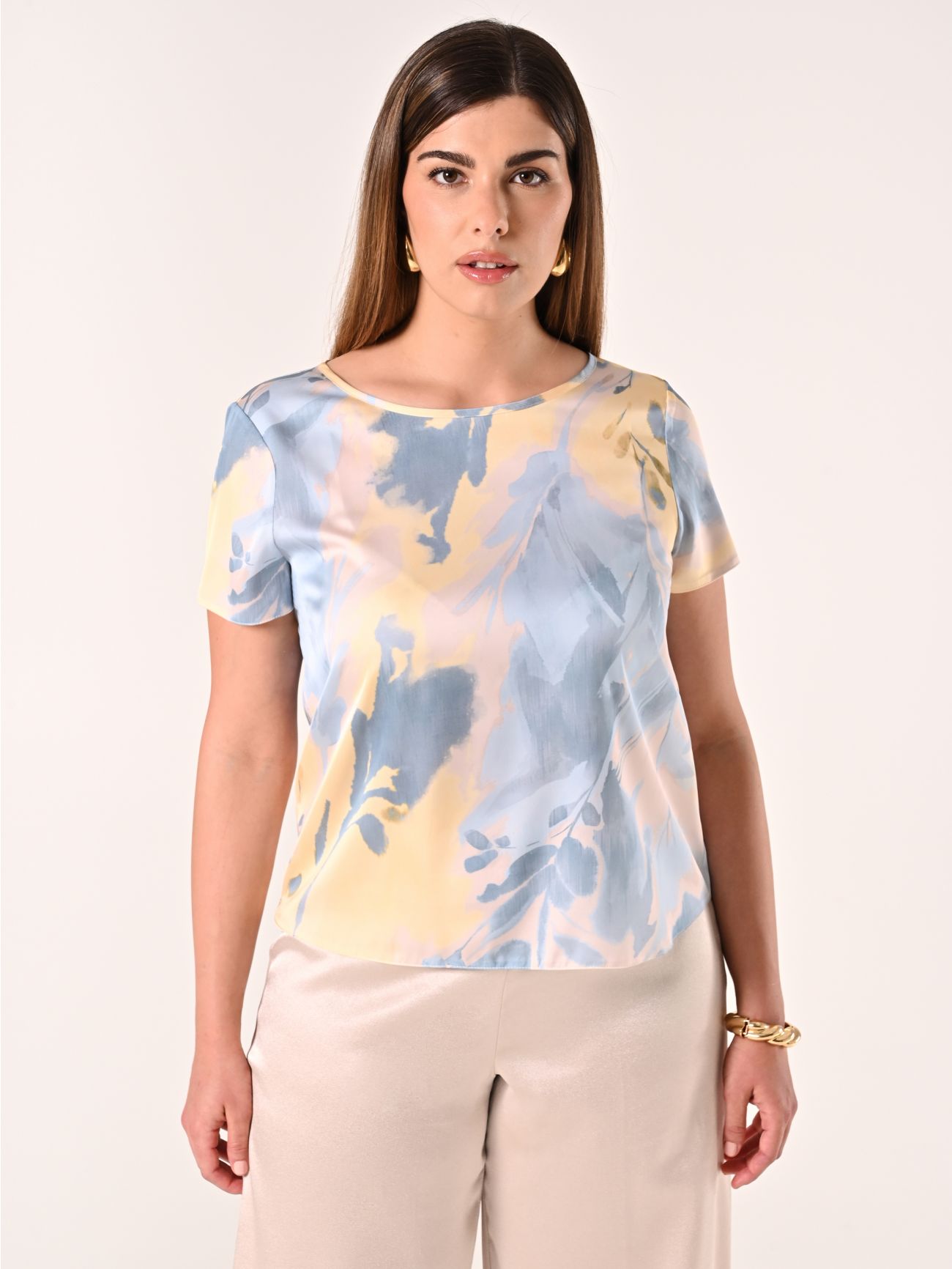 Bedruckte Curvy-Bluse in Hellblau & Gelb in_i7