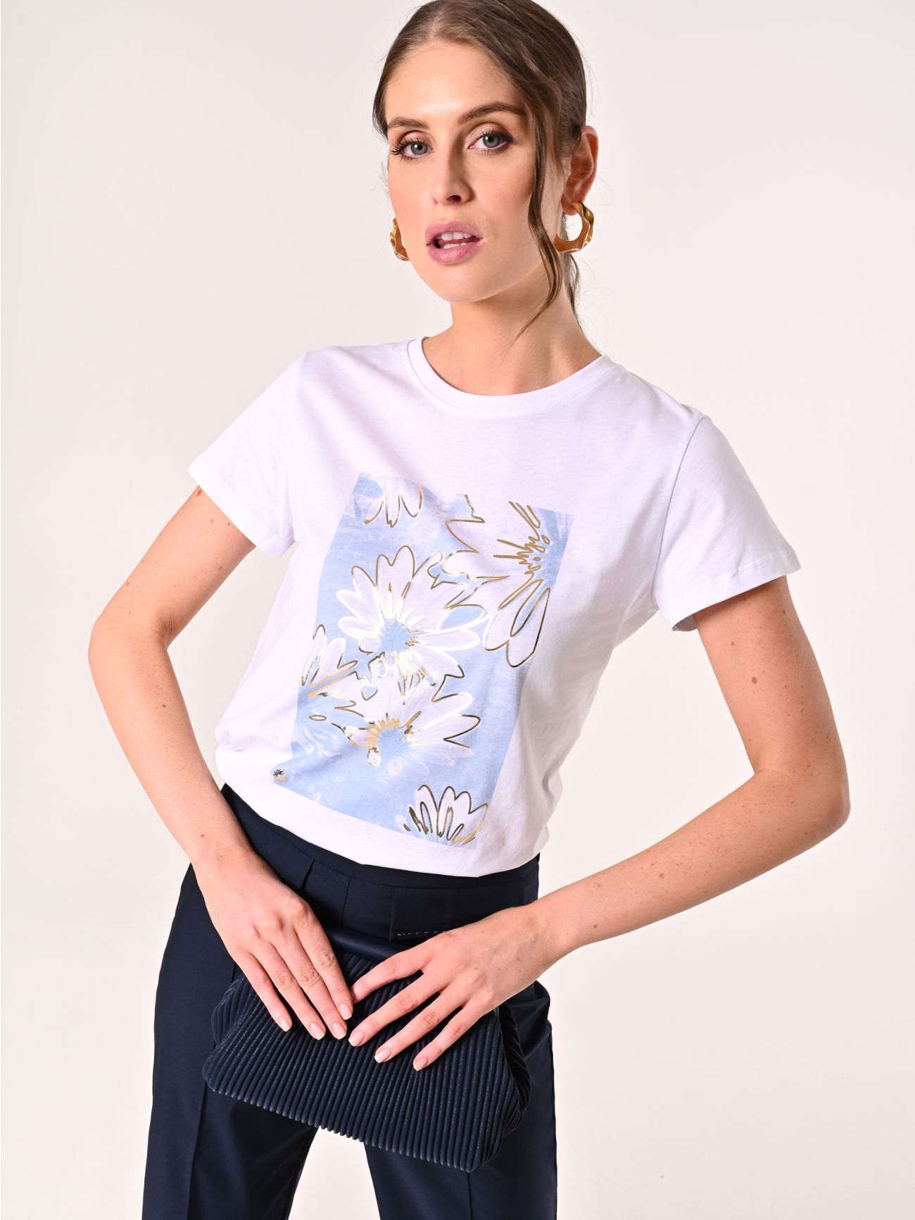 Cotton T-shirt with Light Blue & Gold Print sp_e1