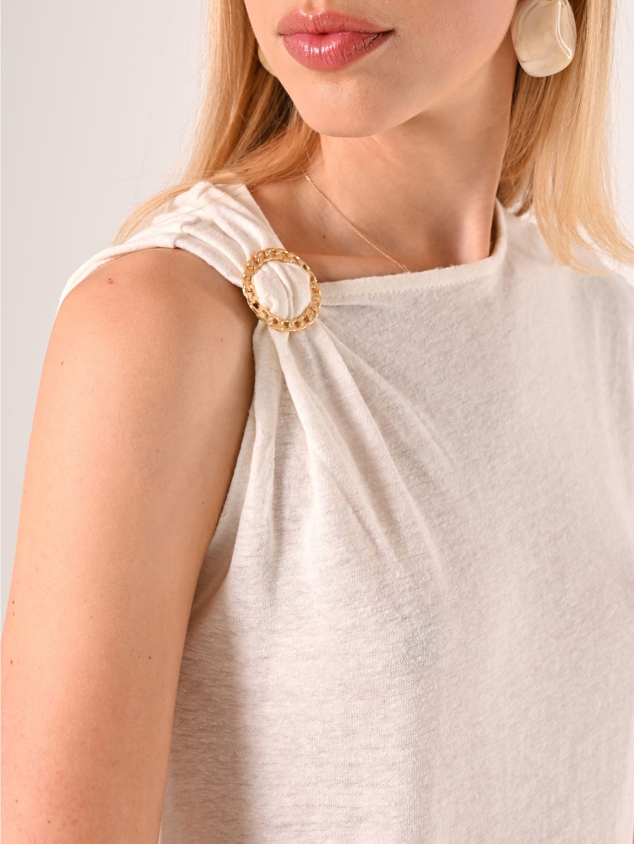 T-Shirt aus Leinen mit Ring in_i5