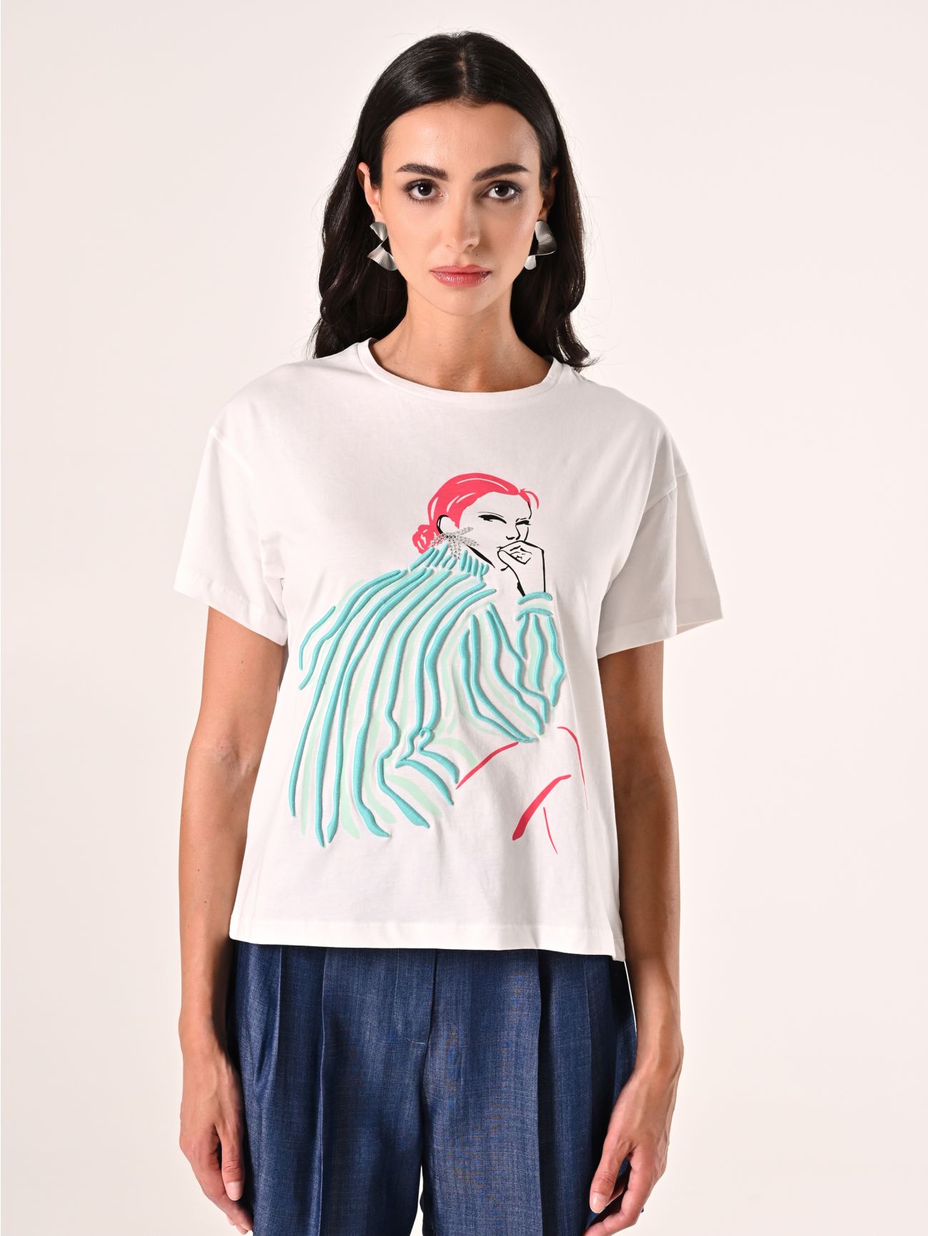 T-Shirt Ricamo in Rilievo det_2