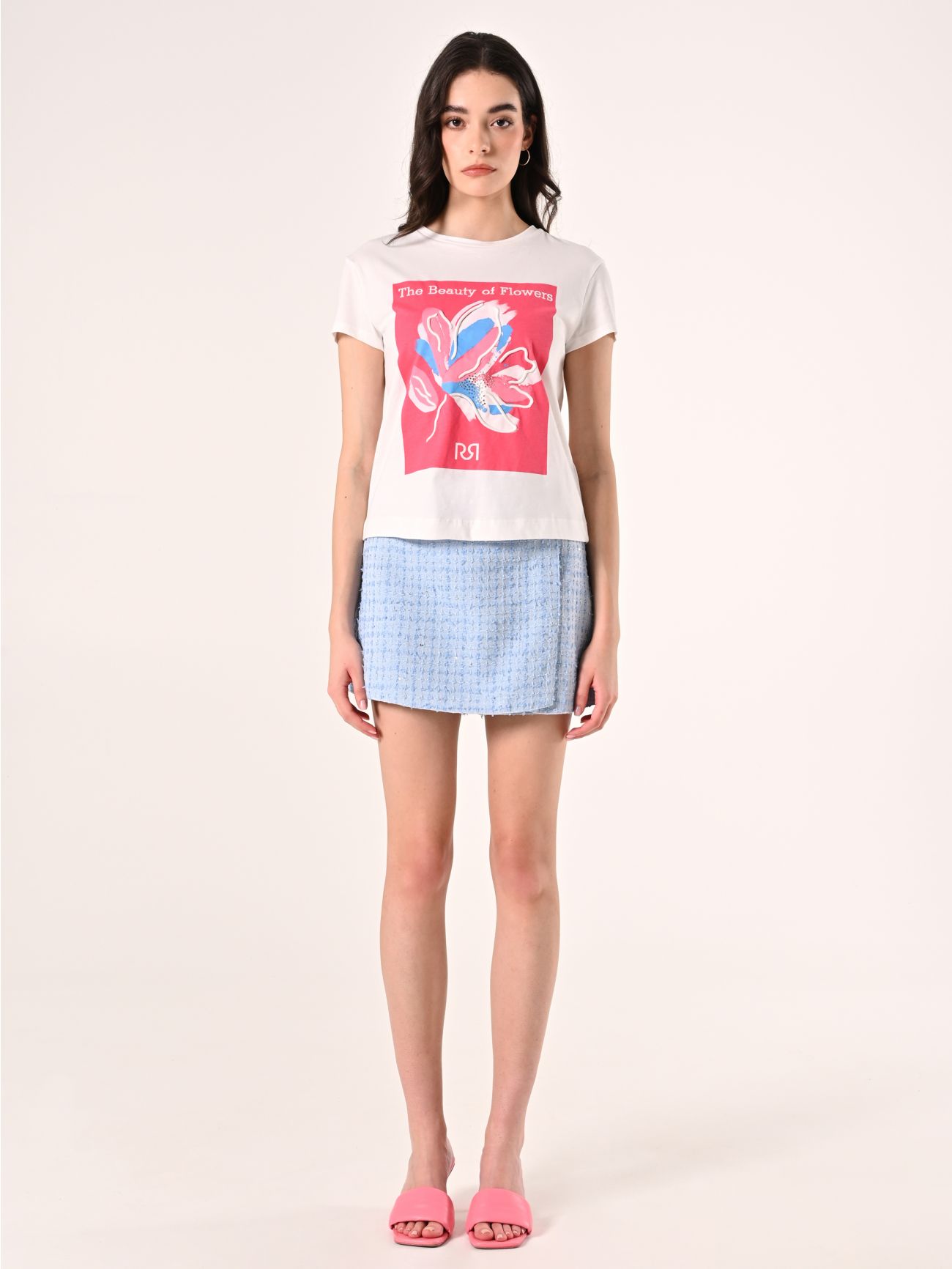 Bedrucktes T-Shirt mit erhabener Stickerei det_1