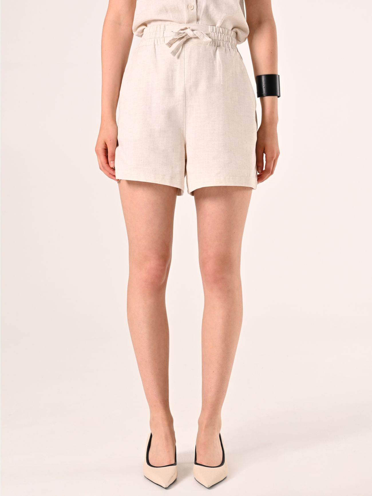 Beige Shorts in Linen Cotton det_2
