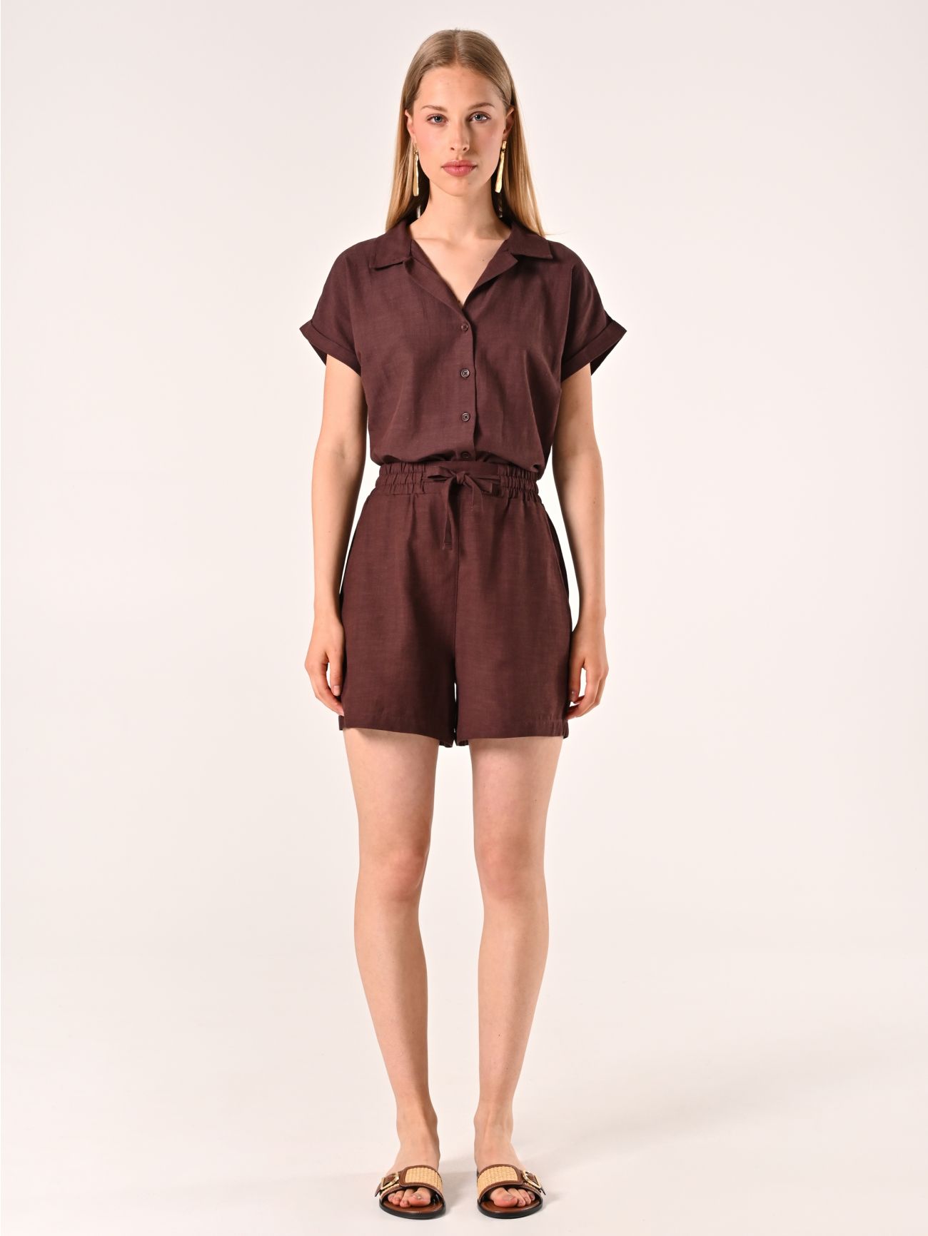 Chocolate Shorts in Linen Cotton det_1