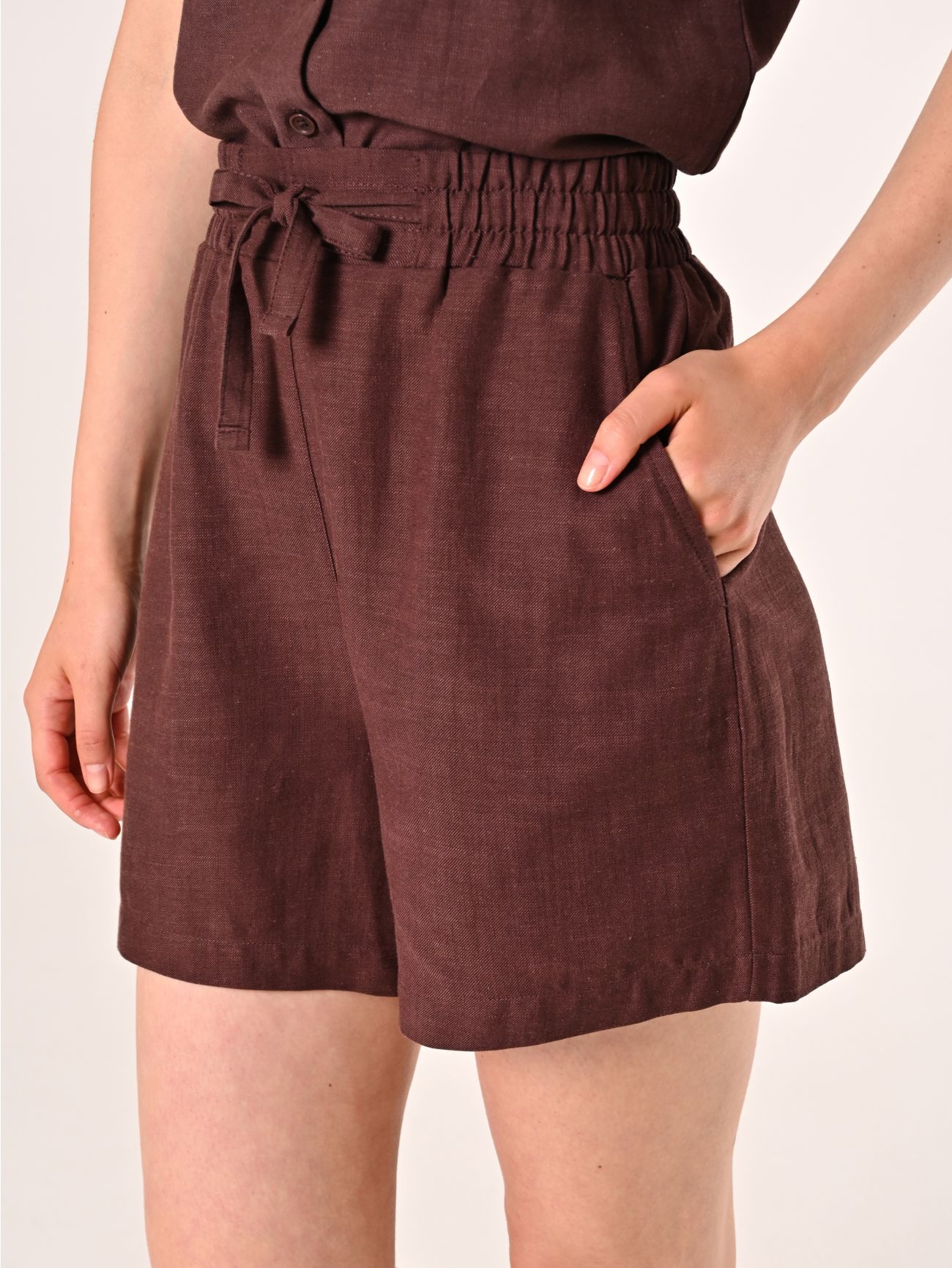 Chocolate Shorts in Linen Cotton in_i5