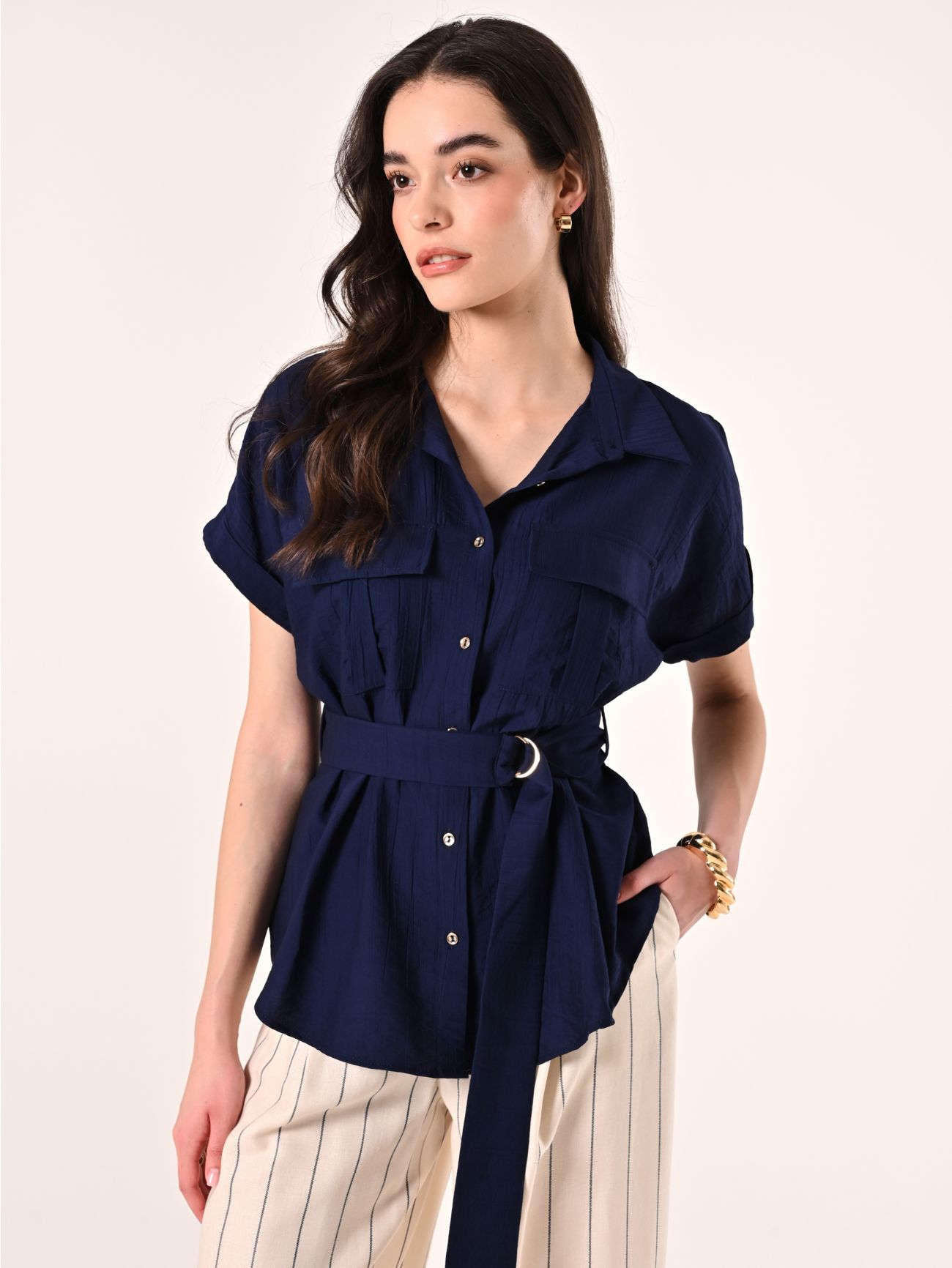 Bluse in Blau mit geprägter Optik in_i7