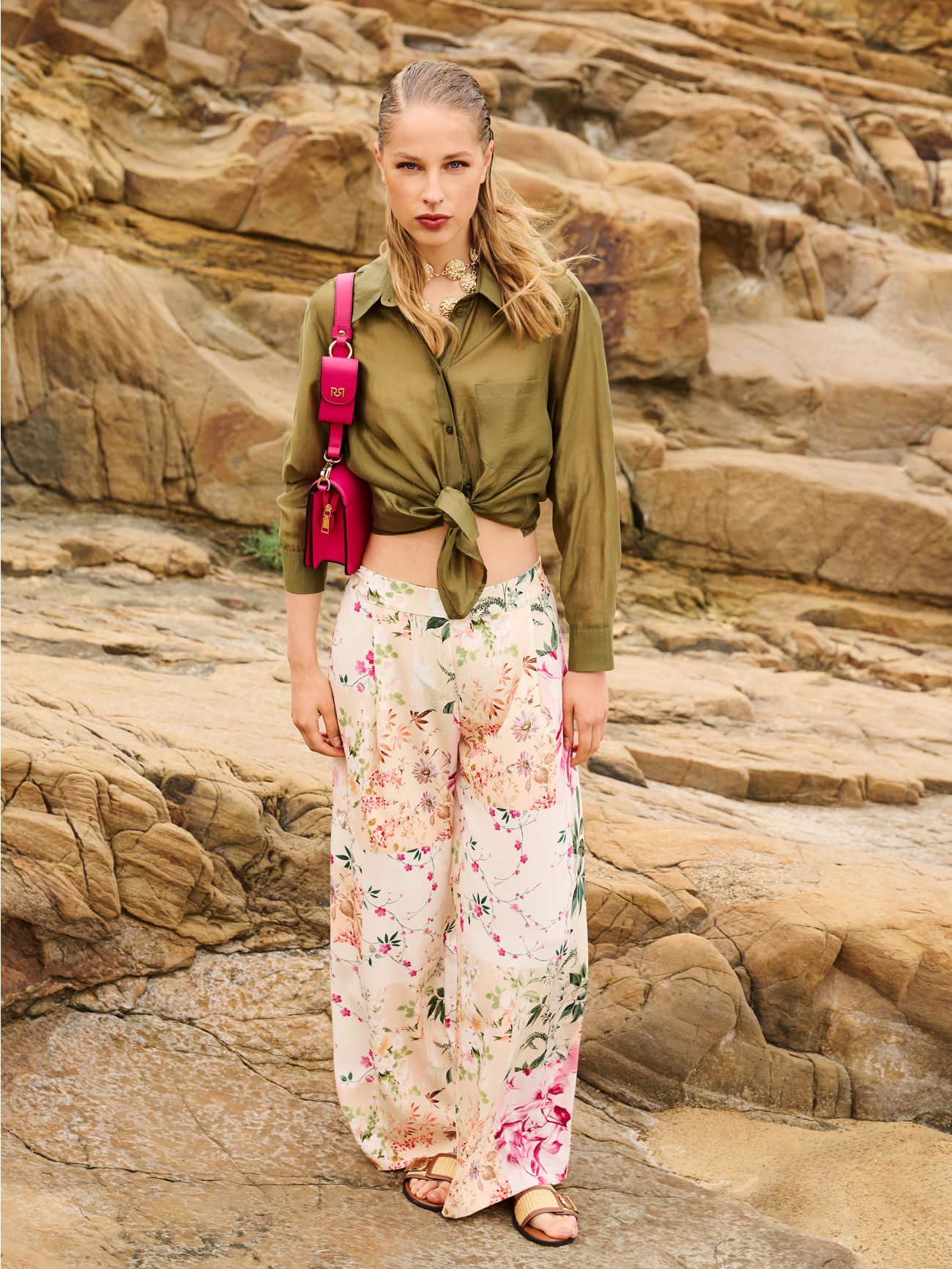 Lockere Hose mit Blumenmuster sp_e1