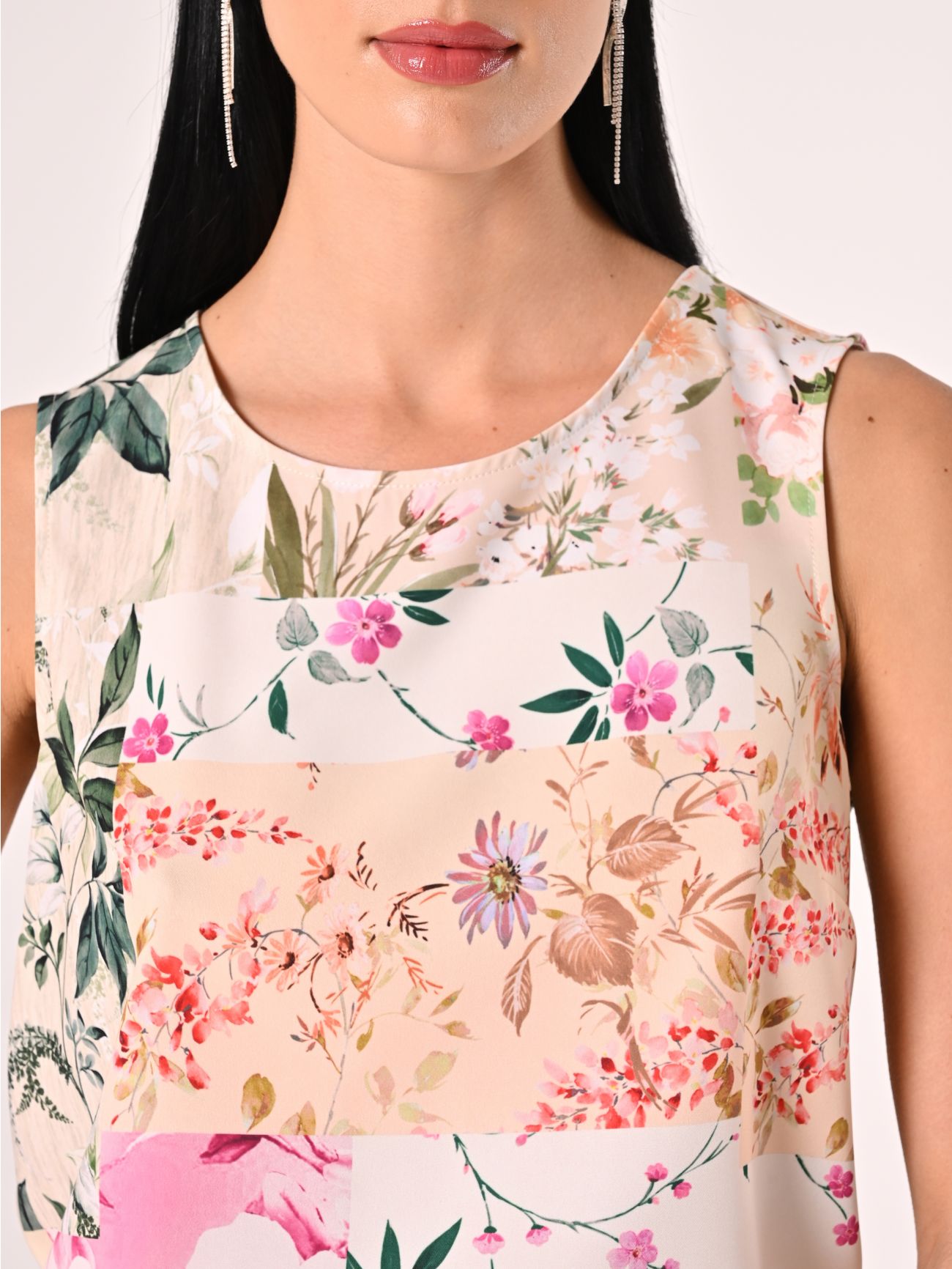 Top mit Blumenmuster in_i5