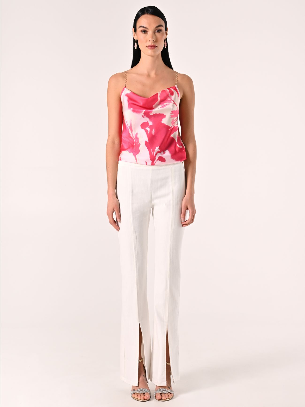 Top mit Schmuck-Trägern und Blumenmuster in Kamelienrosa det_1