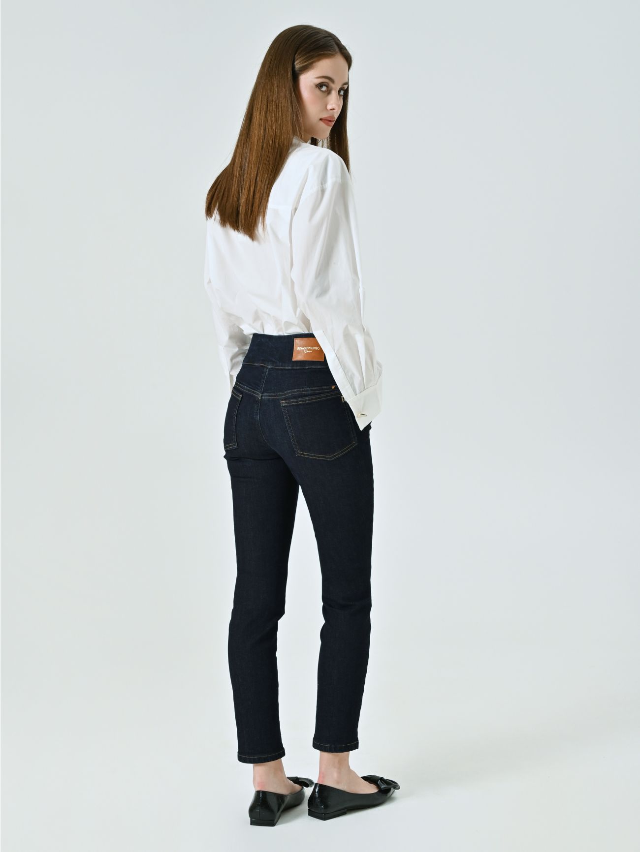 Jeans slim fit elásticos de lavado oscuro det_3