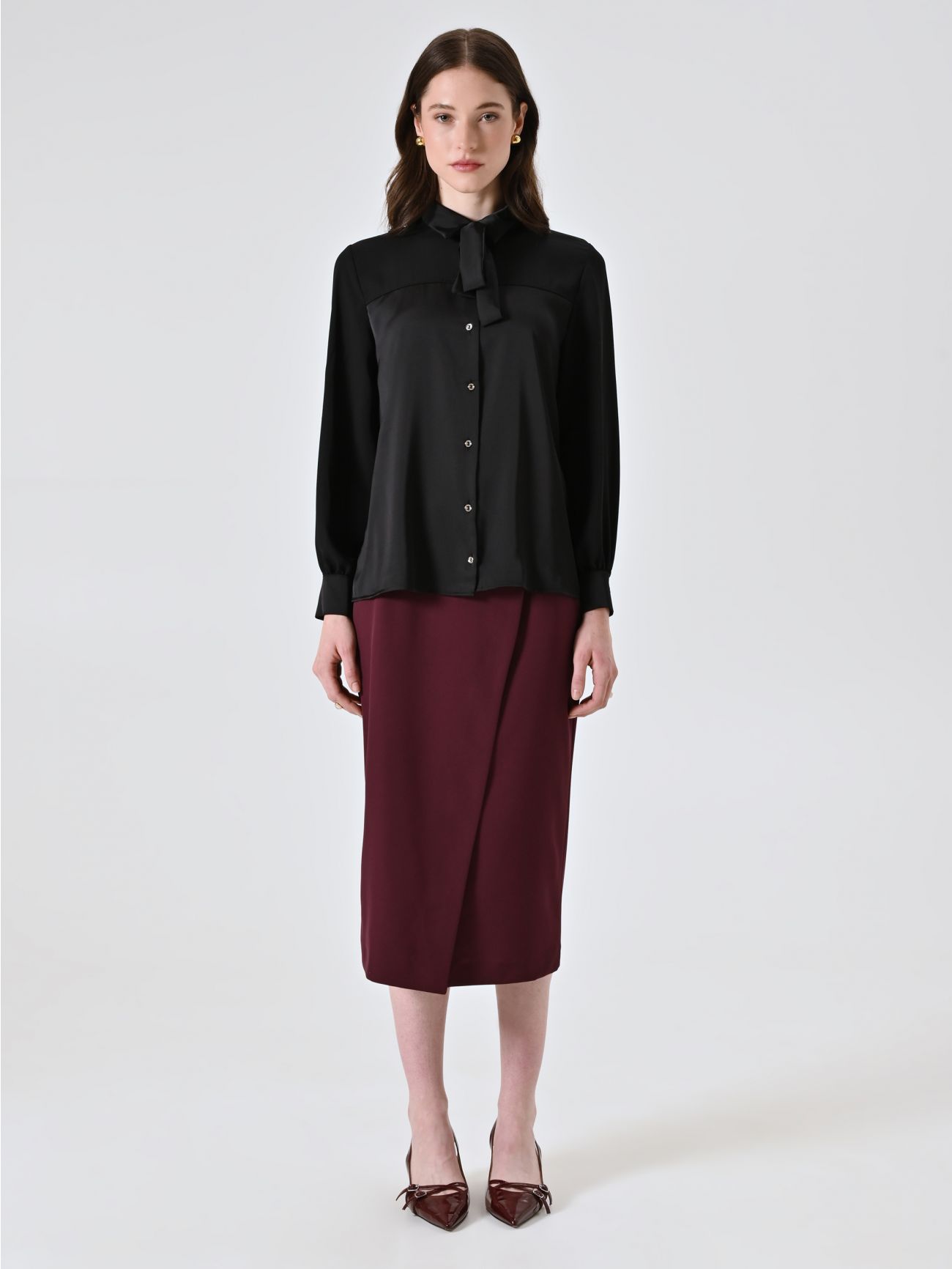 Camicia Nera con Fiocco Removibile det_1