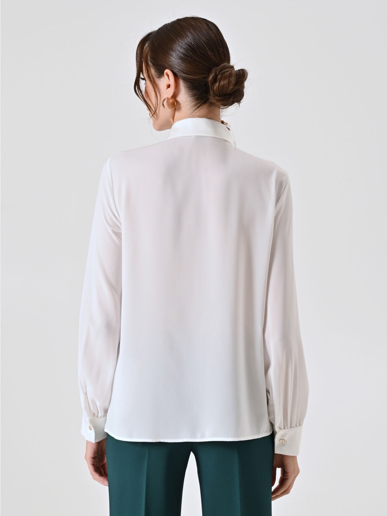 Camicia Bianca con Fiocco Removibile det_3