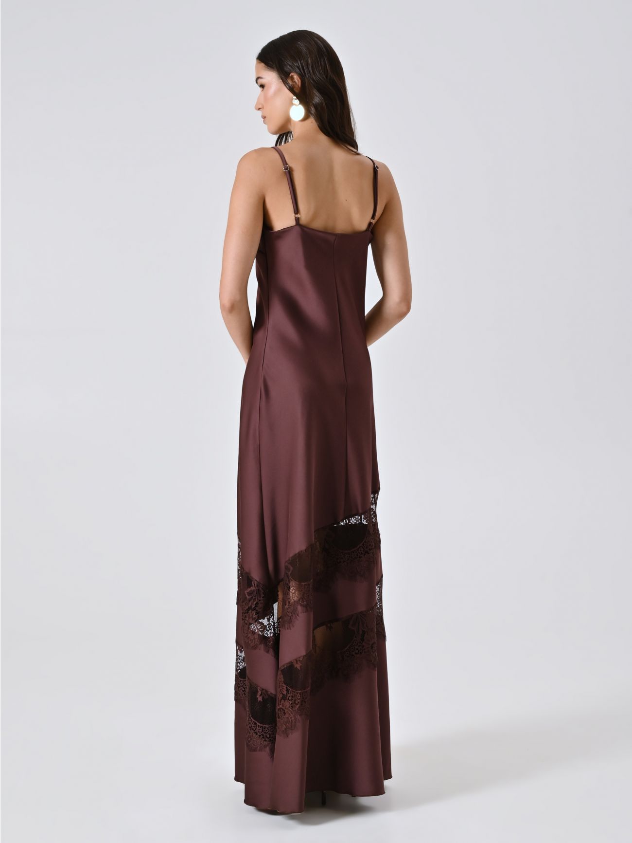 Abito in Raso Marrone con Inserti in Pizzo det_3