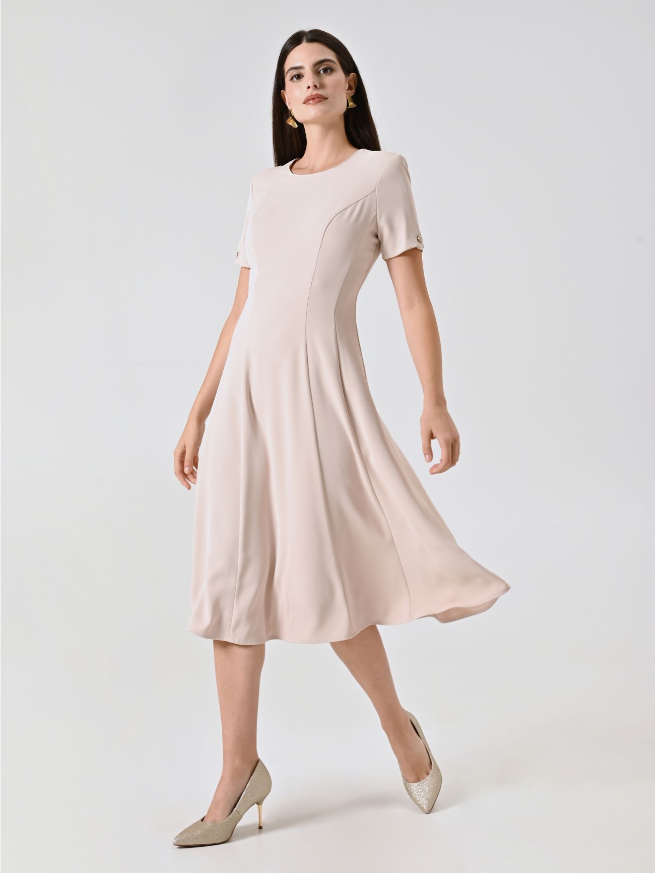 Vestido de vuelo beige claro in_i7