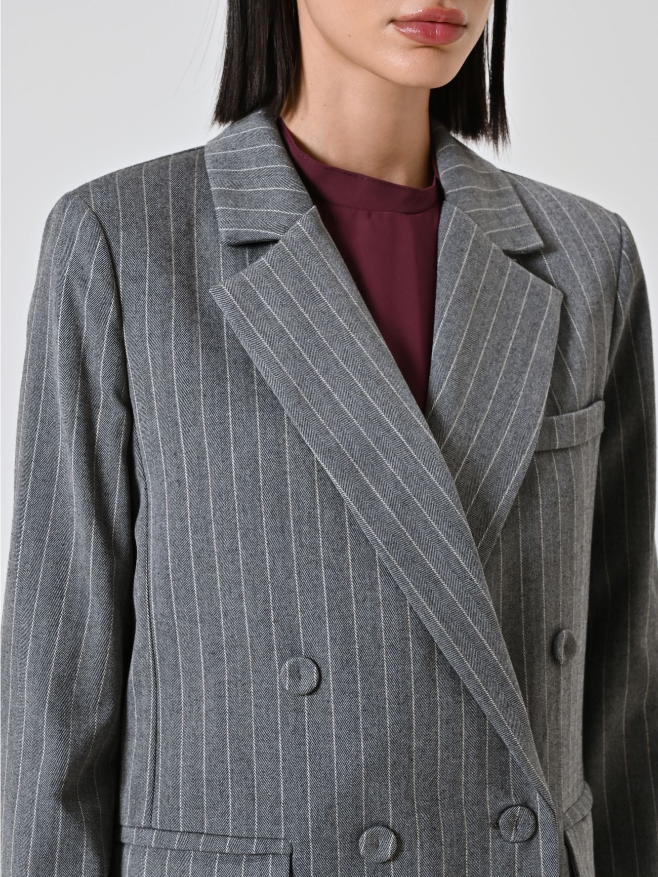 Zweireihige Jacke in Grau mit Nadelstreifen in_i5