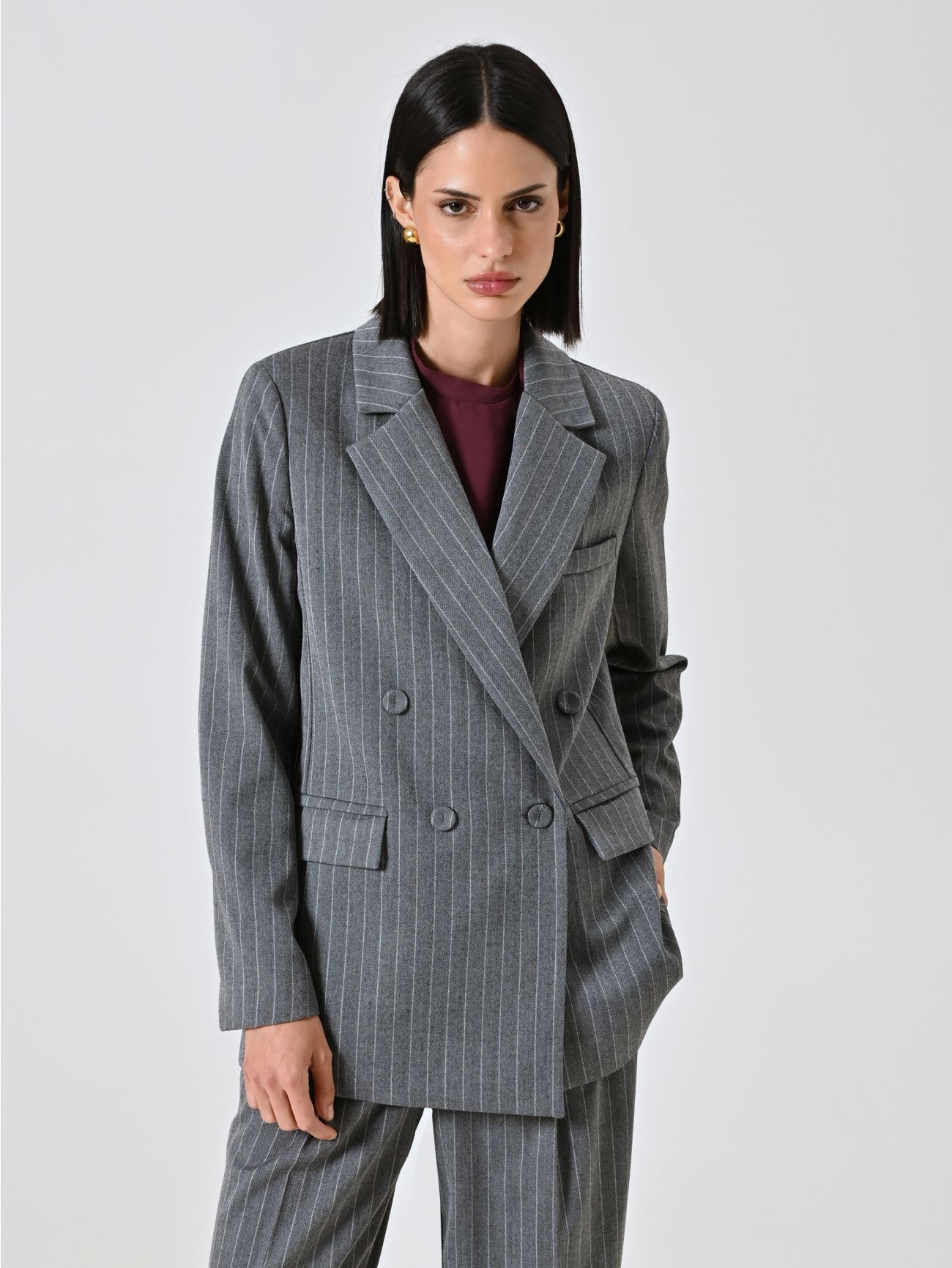 Zweireihige Jacke in Grau mit Nadelstreifen in_i7