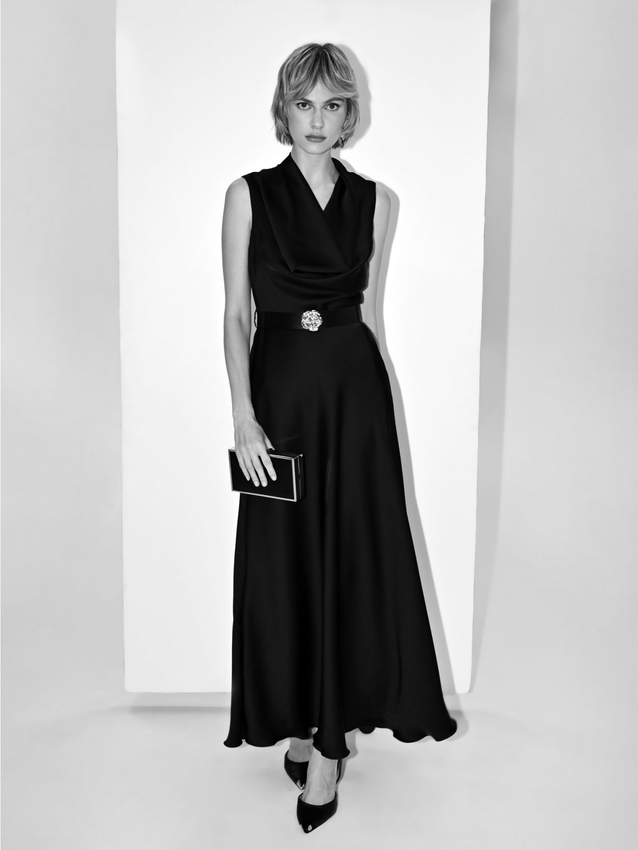 Abito Lungo in Raso Nero con Cintura Design sp_e1