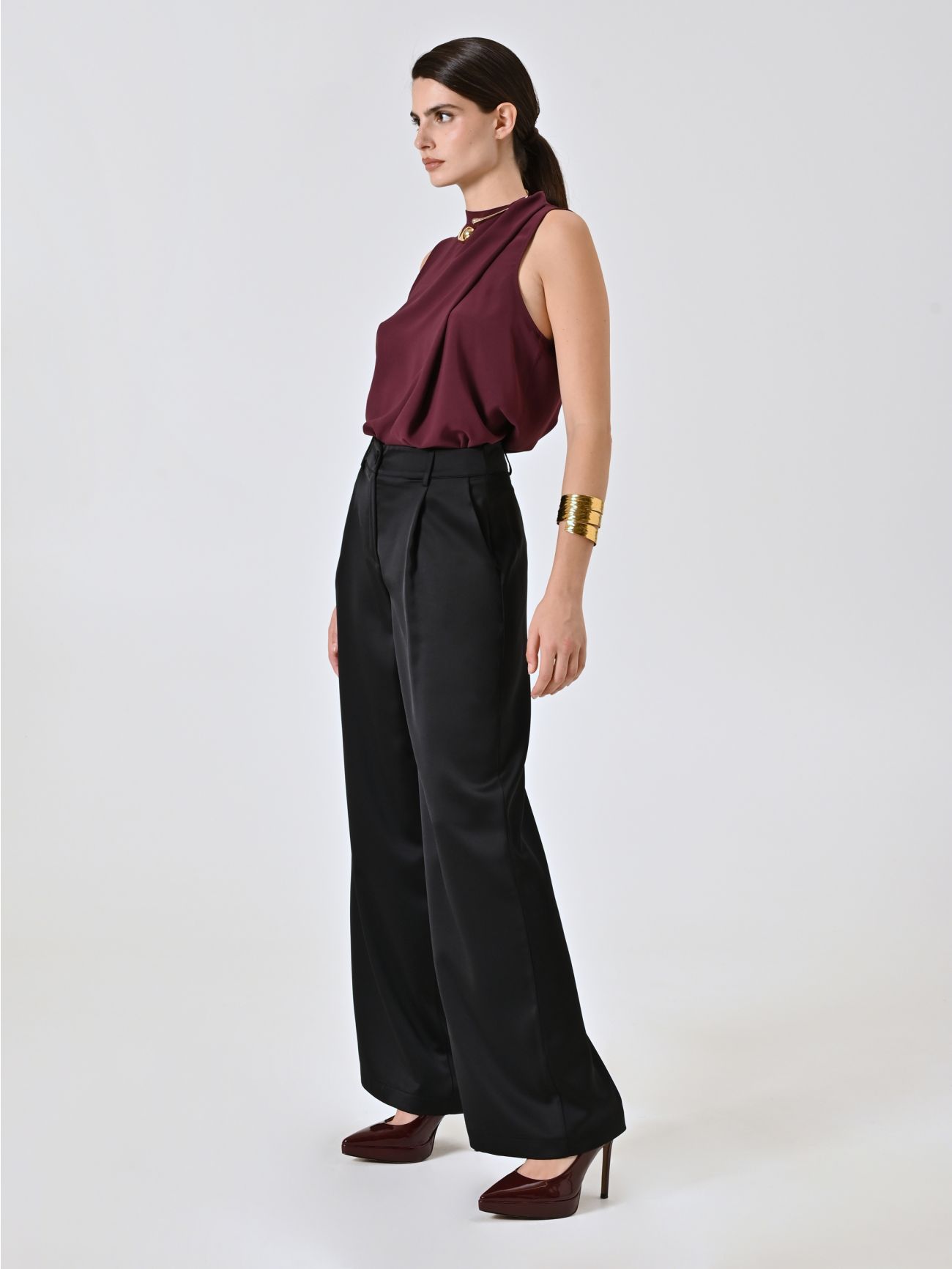Pantalon noir en satin in_i7