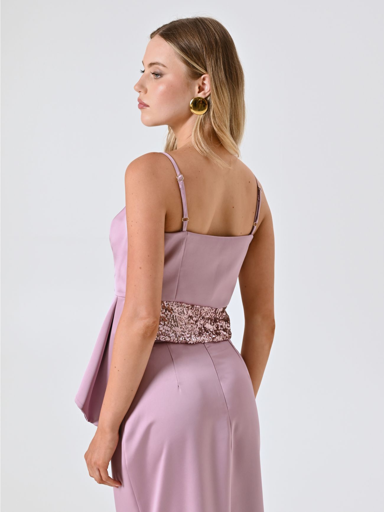 Top in Malvenrosa aus Satin mit Pailletten det_3