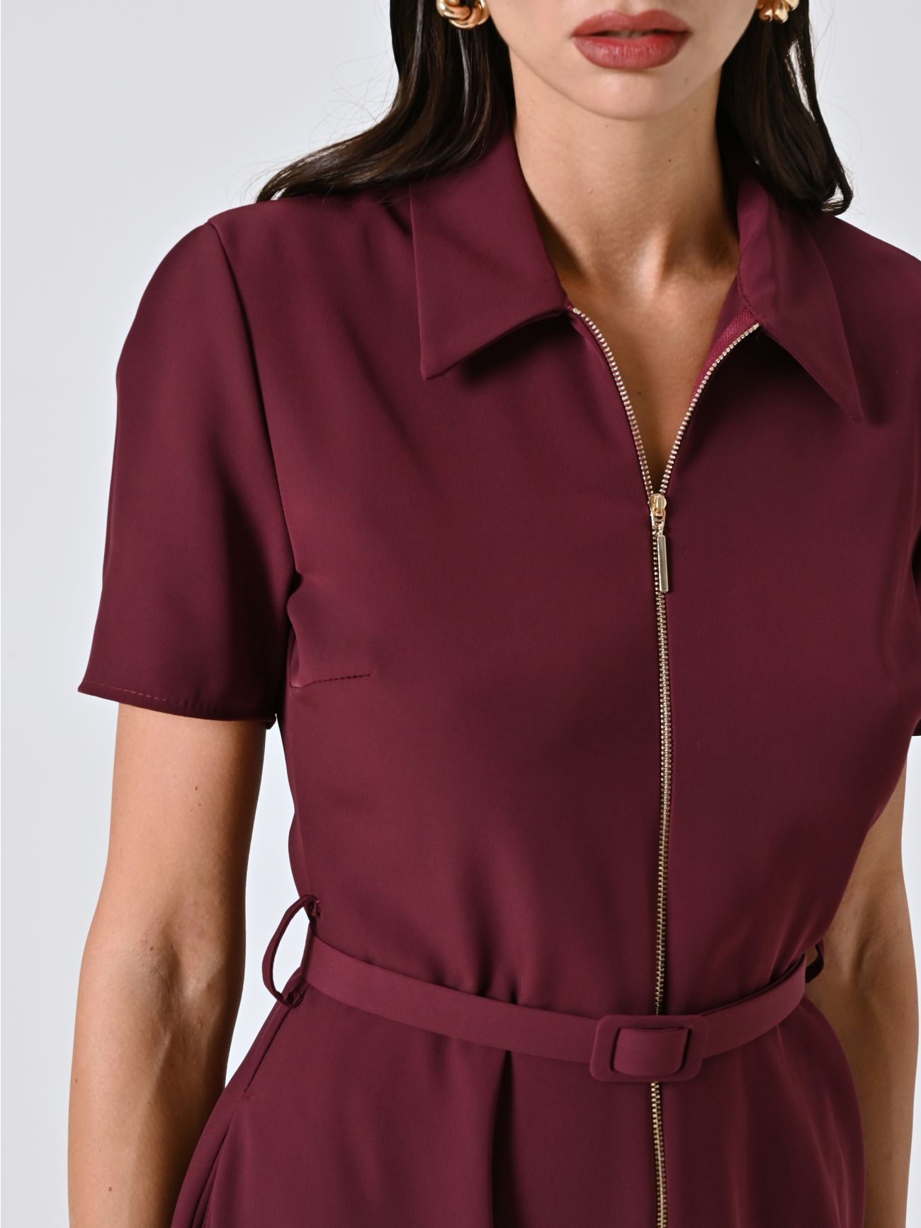 Kleid mit Reißverschluss und Kragen in_i5