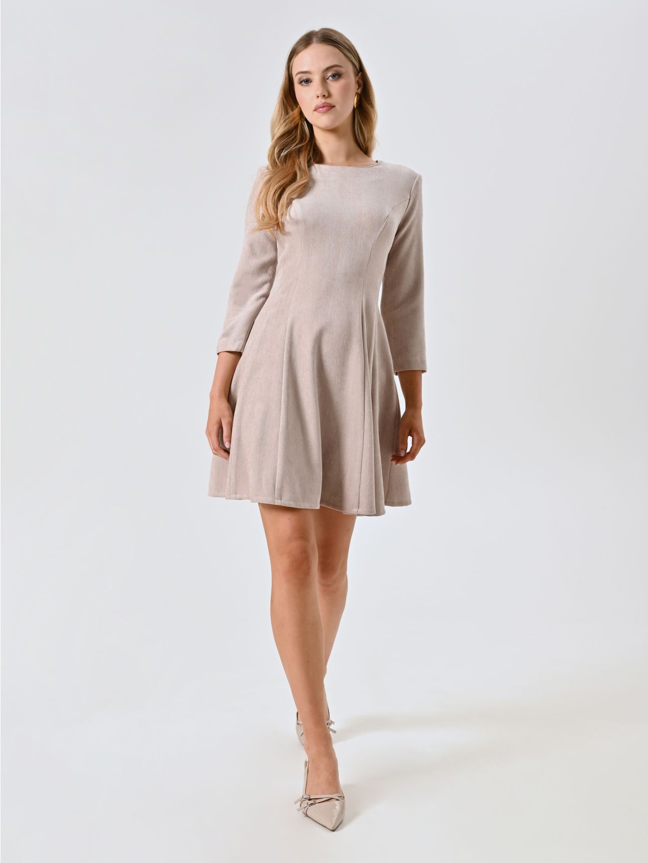 Vestido de vuelo corto en chenilla beige in_i7