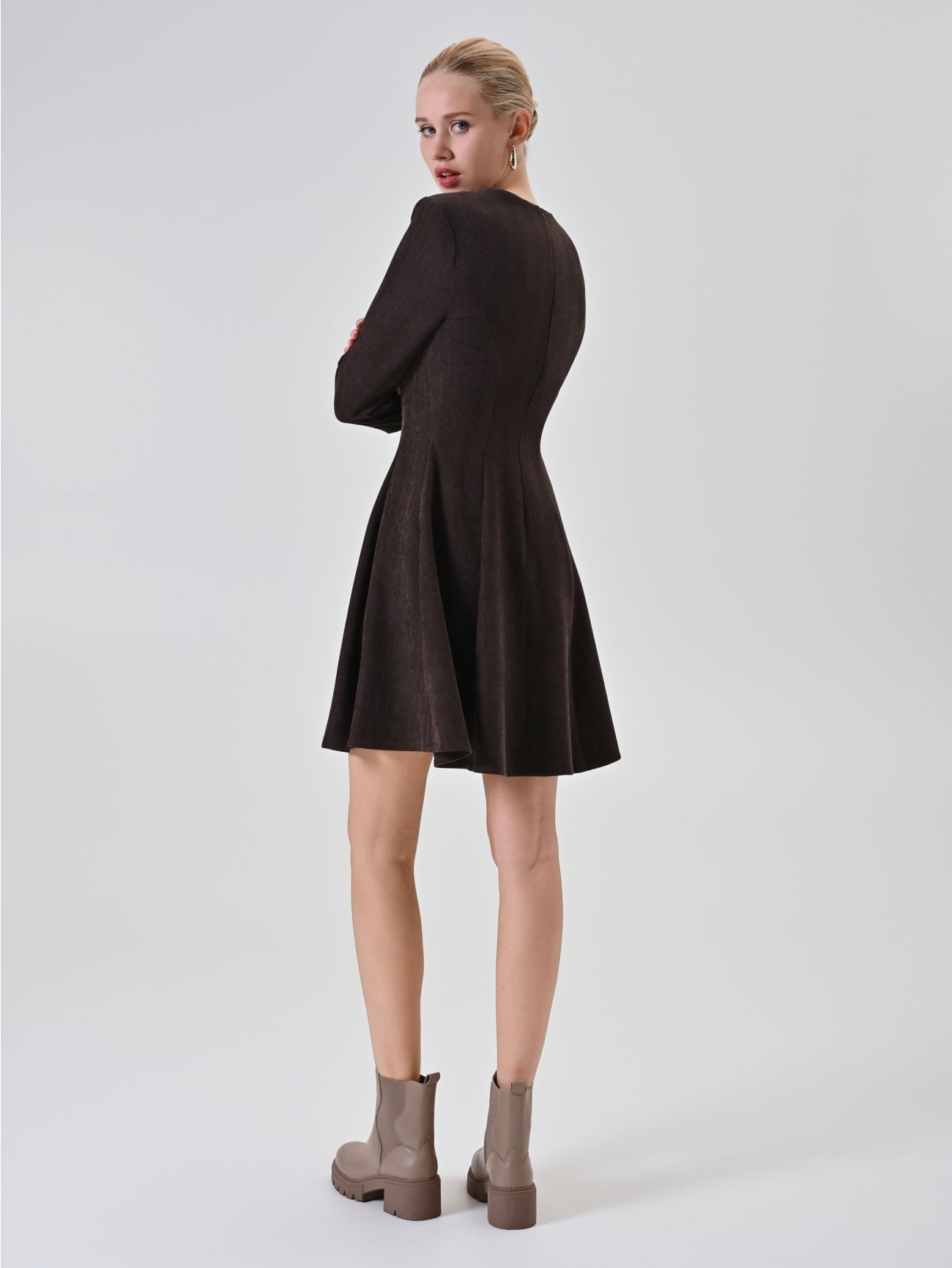Robe patineuse en velours chocolat det_3