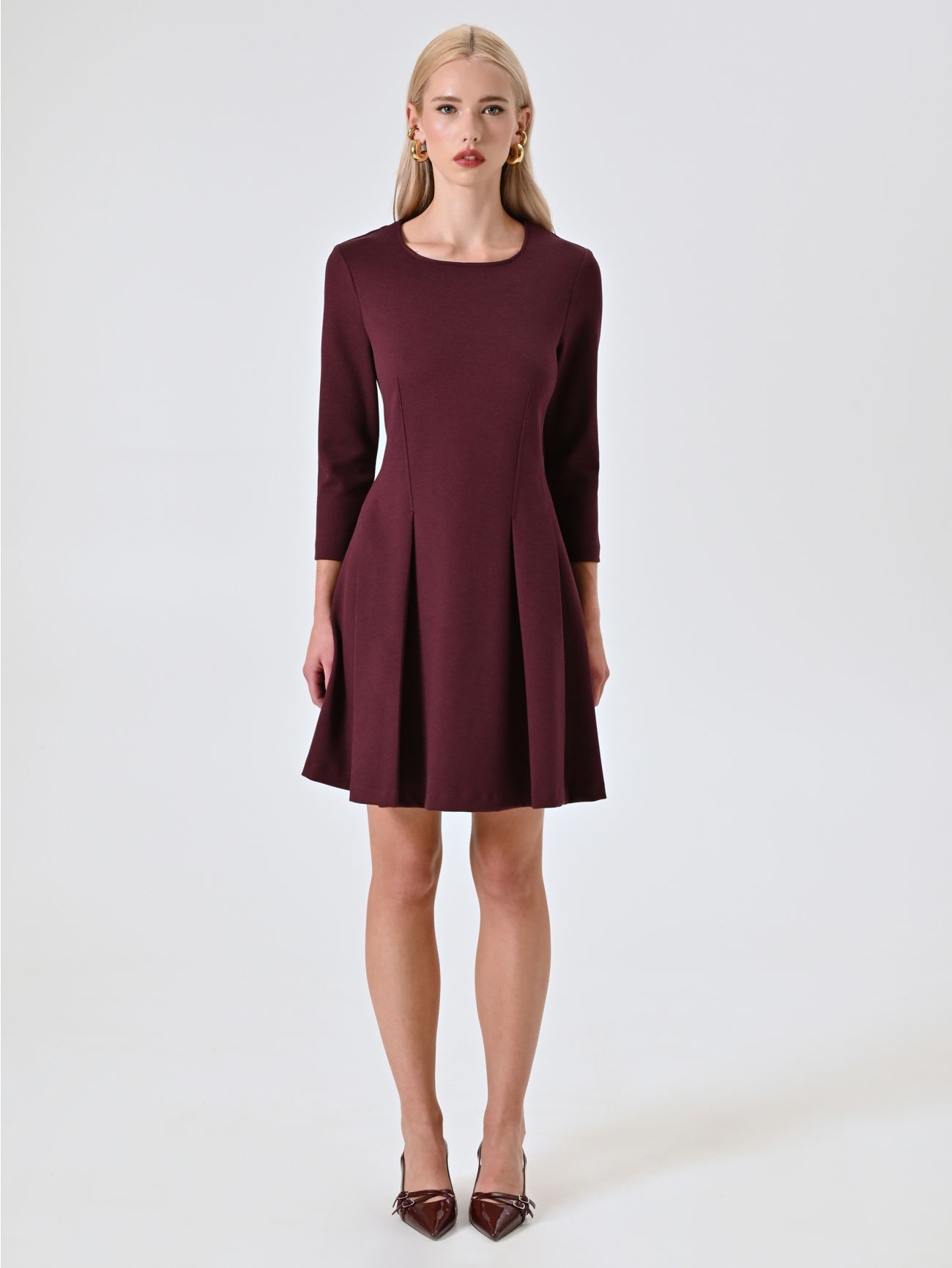 Kleid mit Tellerrock in Bordeaux det_1