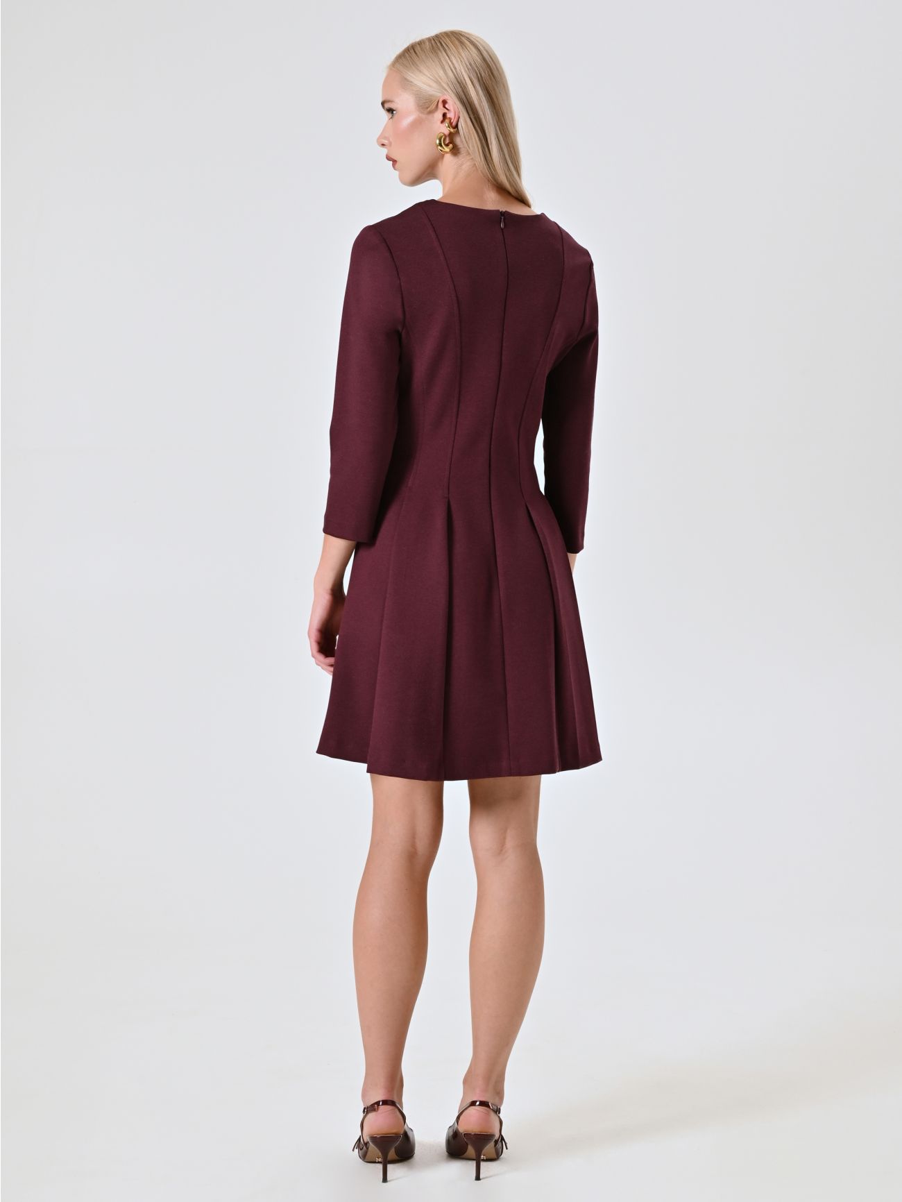 Kleid mit Tellerrock in Bordeaux det_3