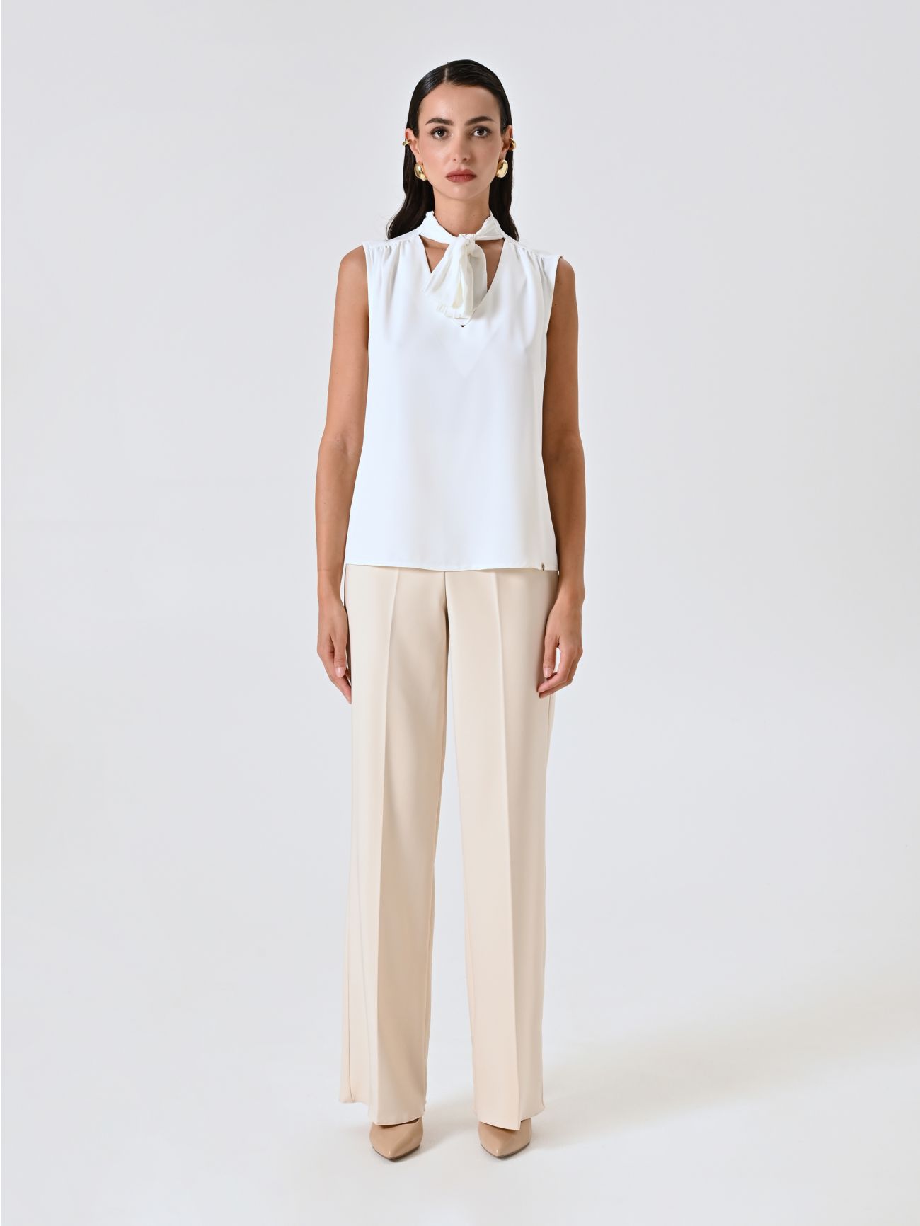 White Top with Bow det_1