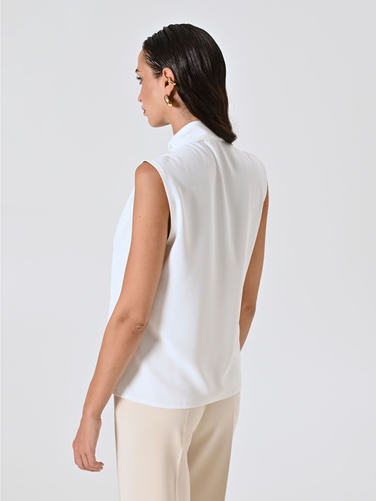 White Top with Bow det_3