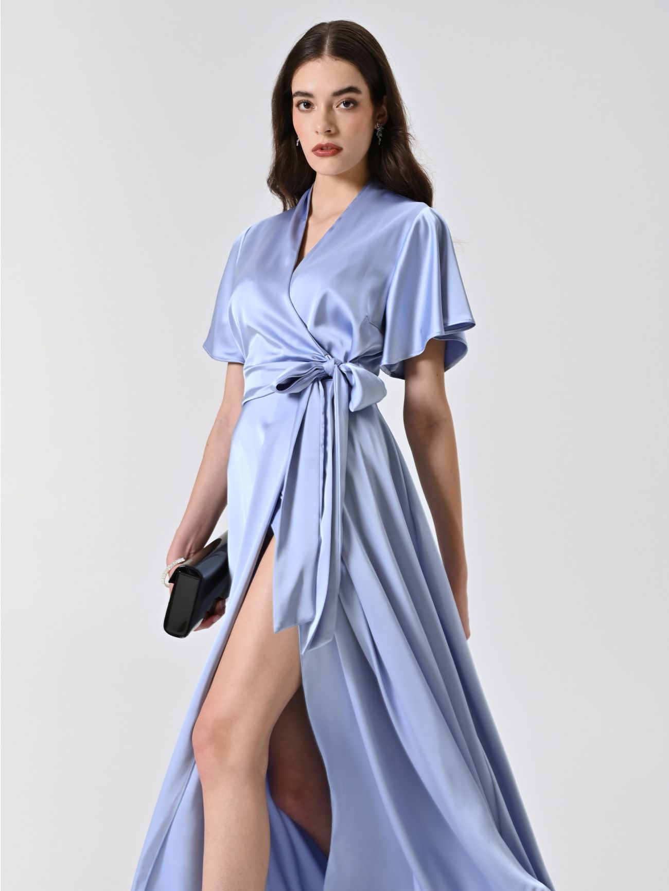 Langes Kleid in Hellblau mit Schleife sp_e1