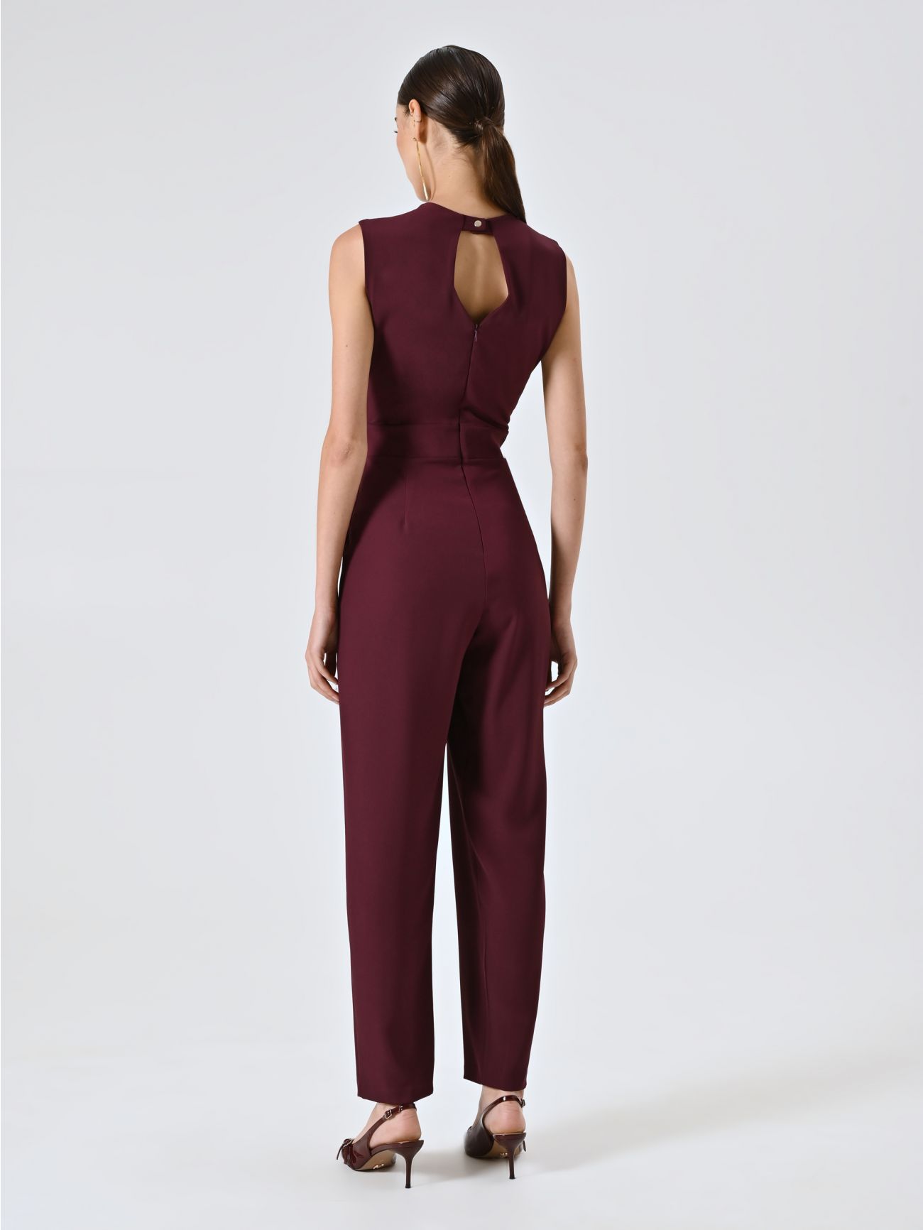 Burgundy Jumpsuit with Buckle det_3