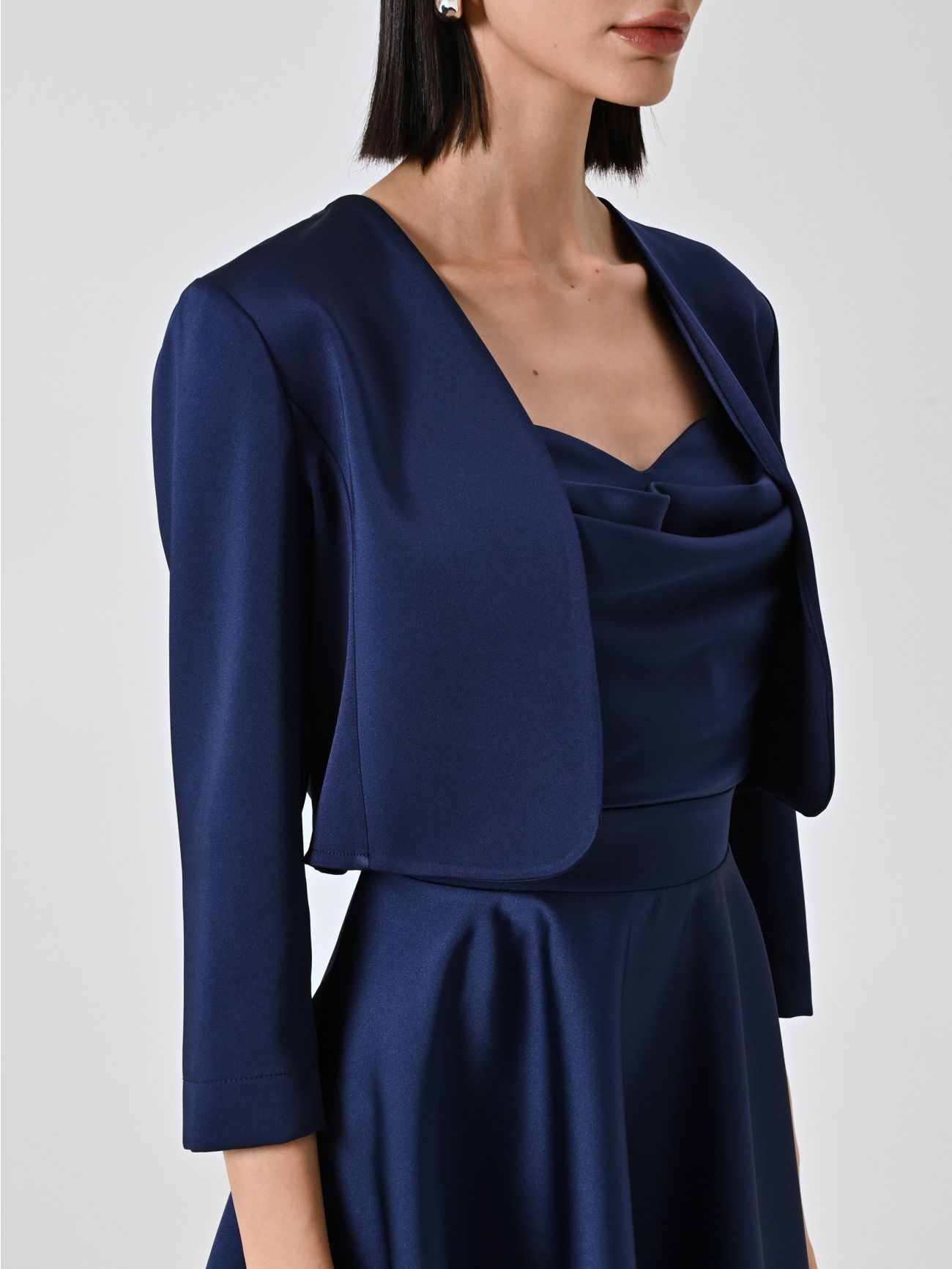 Bolero aus Satin in Blau in_i5