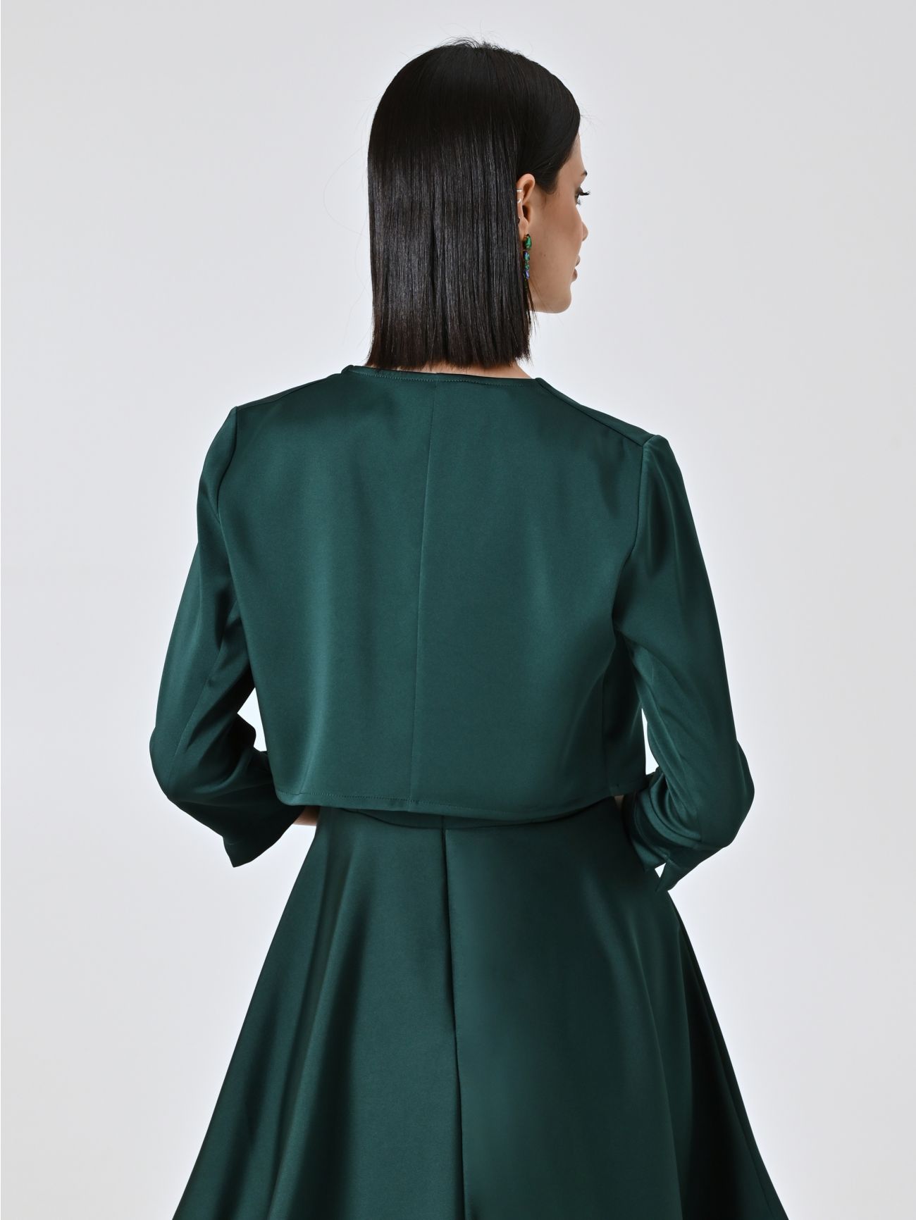 Bolero aus Satin in Grün det_3
