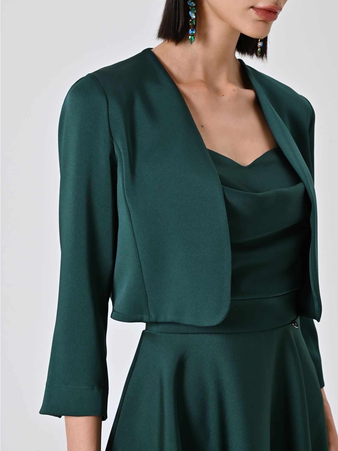 Bolero aus Satin in Grün in_i5